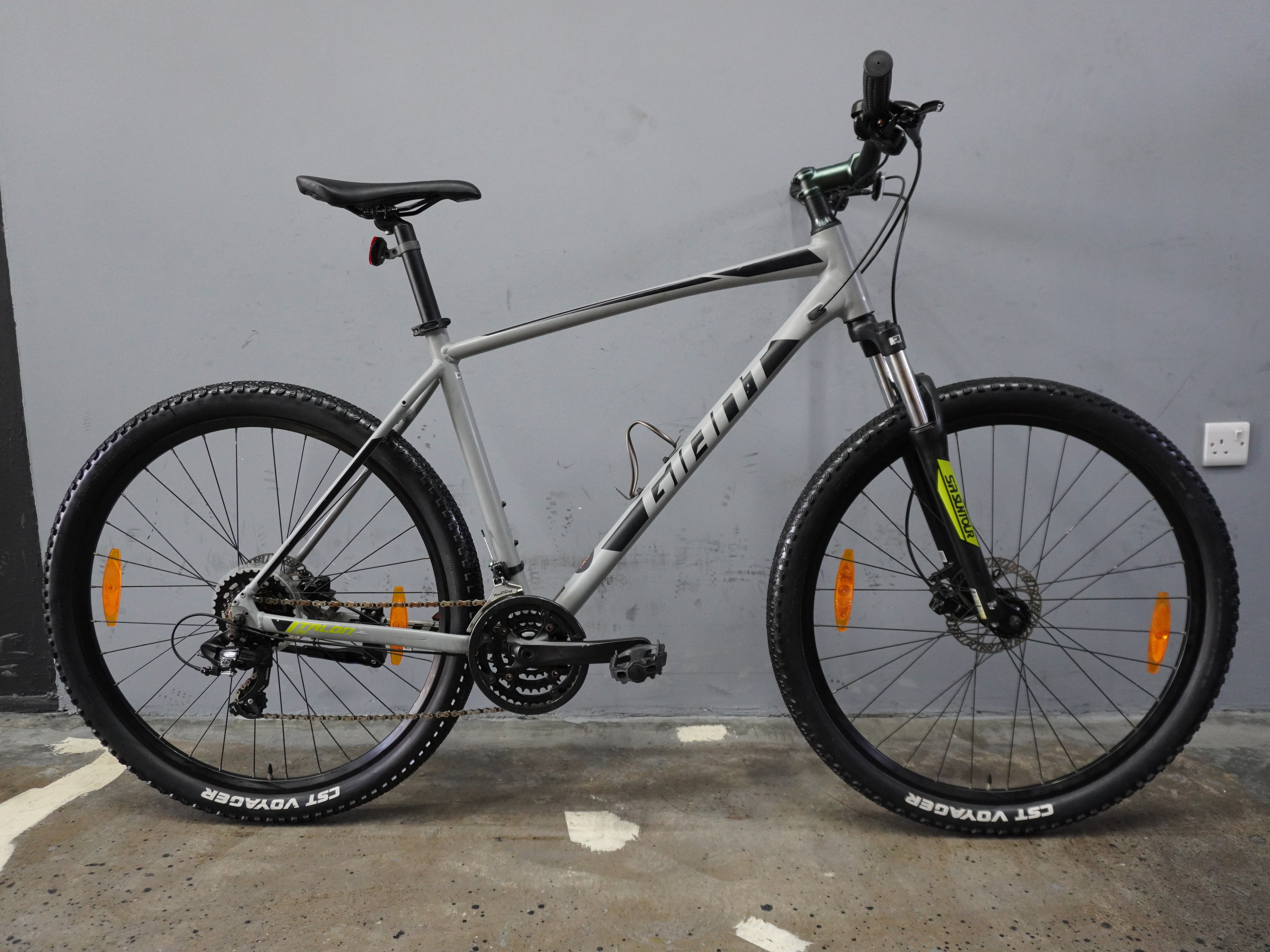 RENT Giant Talon 4 Mountain Bike