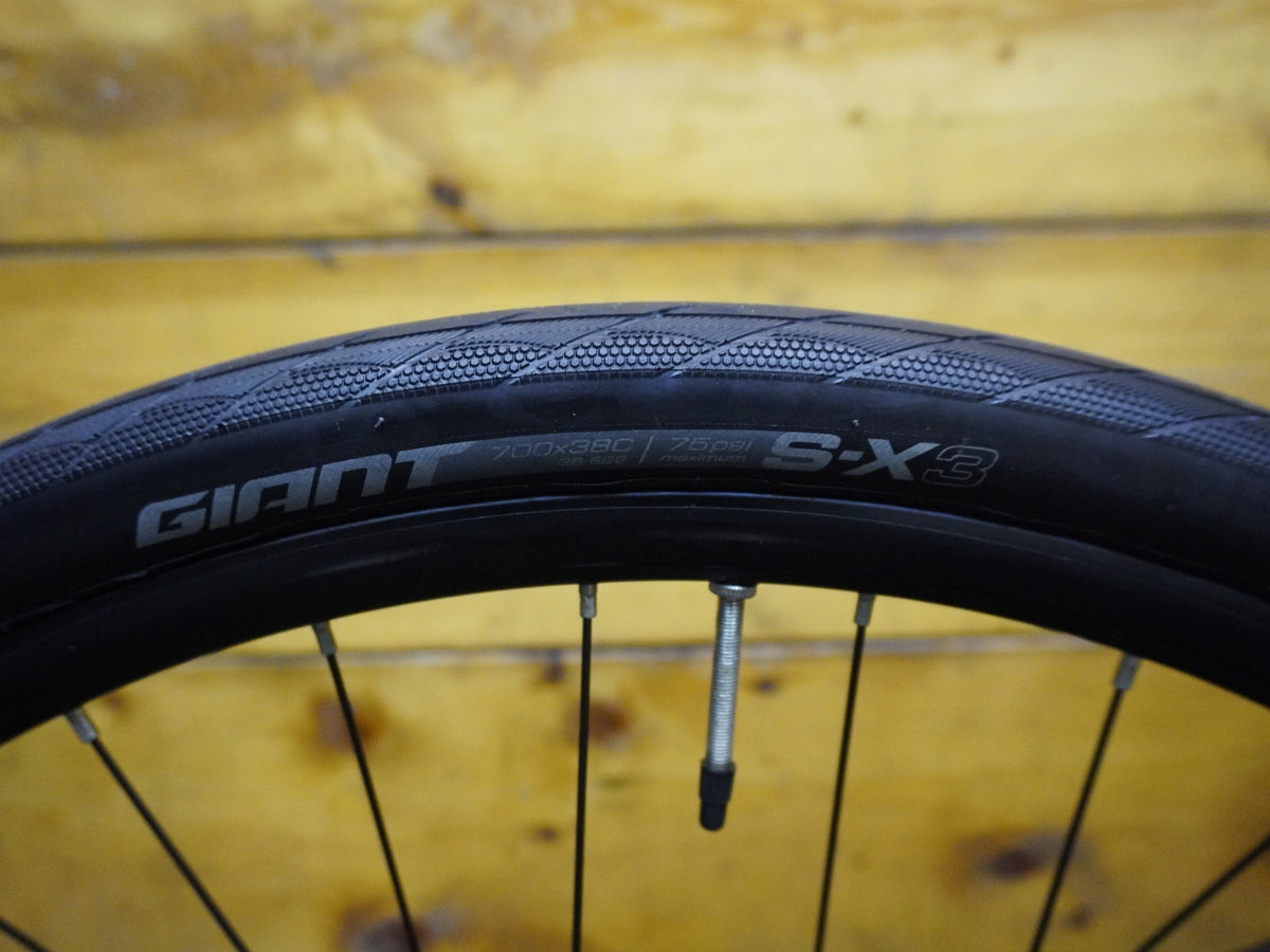 Giant Escape 4 Hybrid Bike