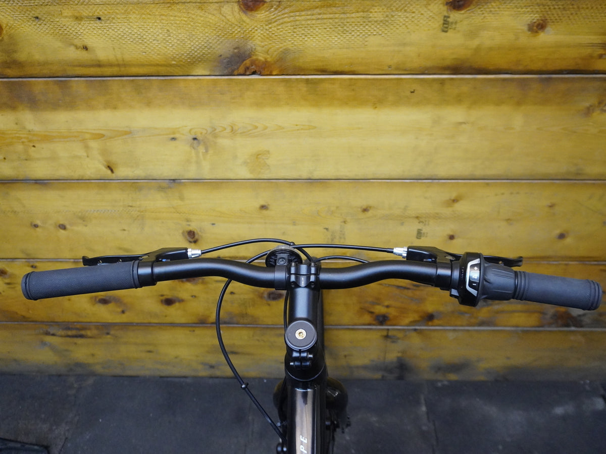 Giant Escape 4 Hybrid Bike