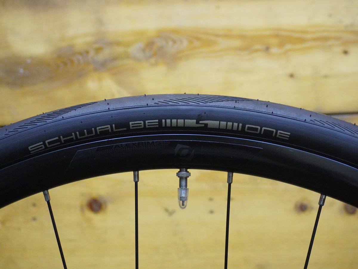 RENT Scott Addict 30 Road Bike
