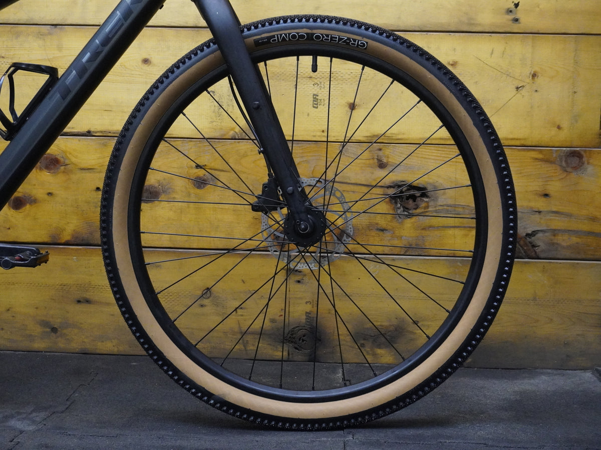 Trek Dual Sport 2 Hybrid Bike