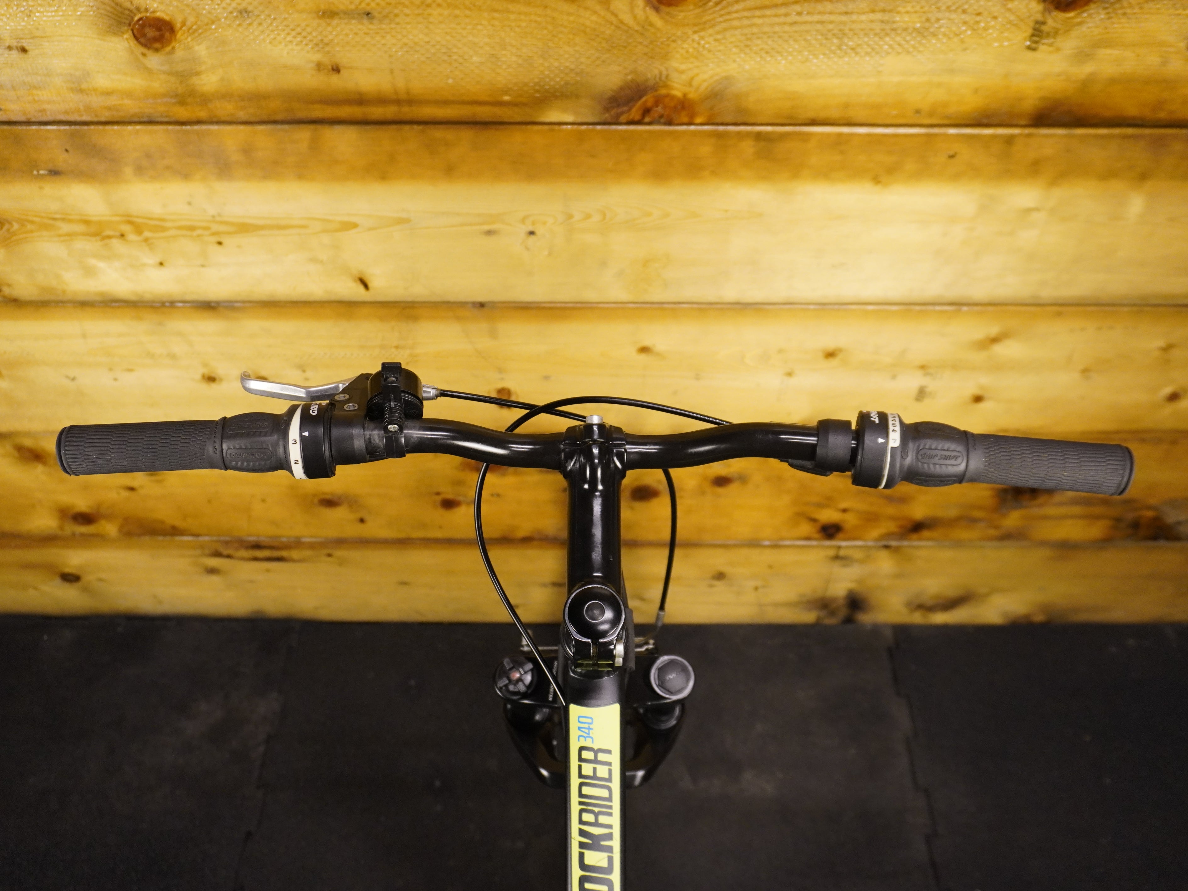 B'twin Rockrider 340 Mountain Bike