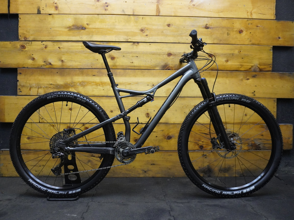 Specialized Camber M5 Mountain Bike