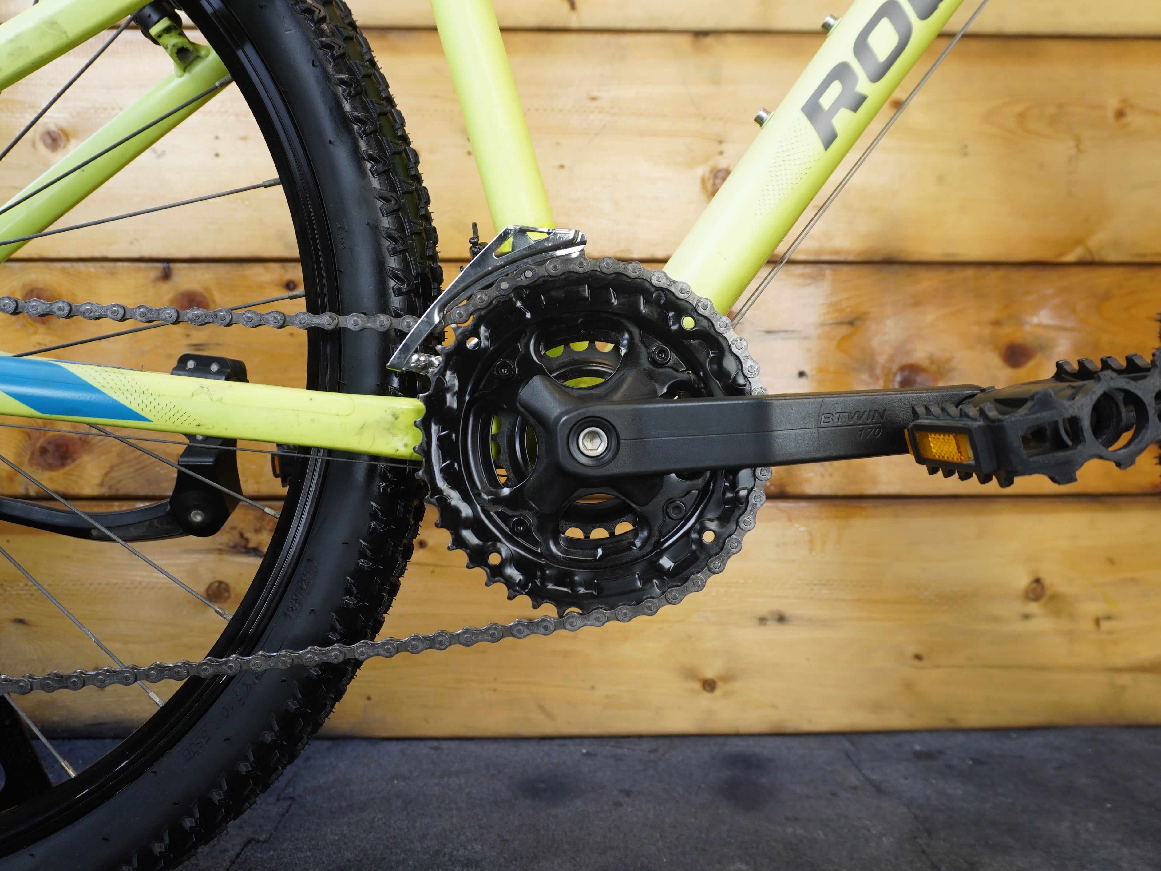 B'twin Rockrider ST-100 Mountain Bike