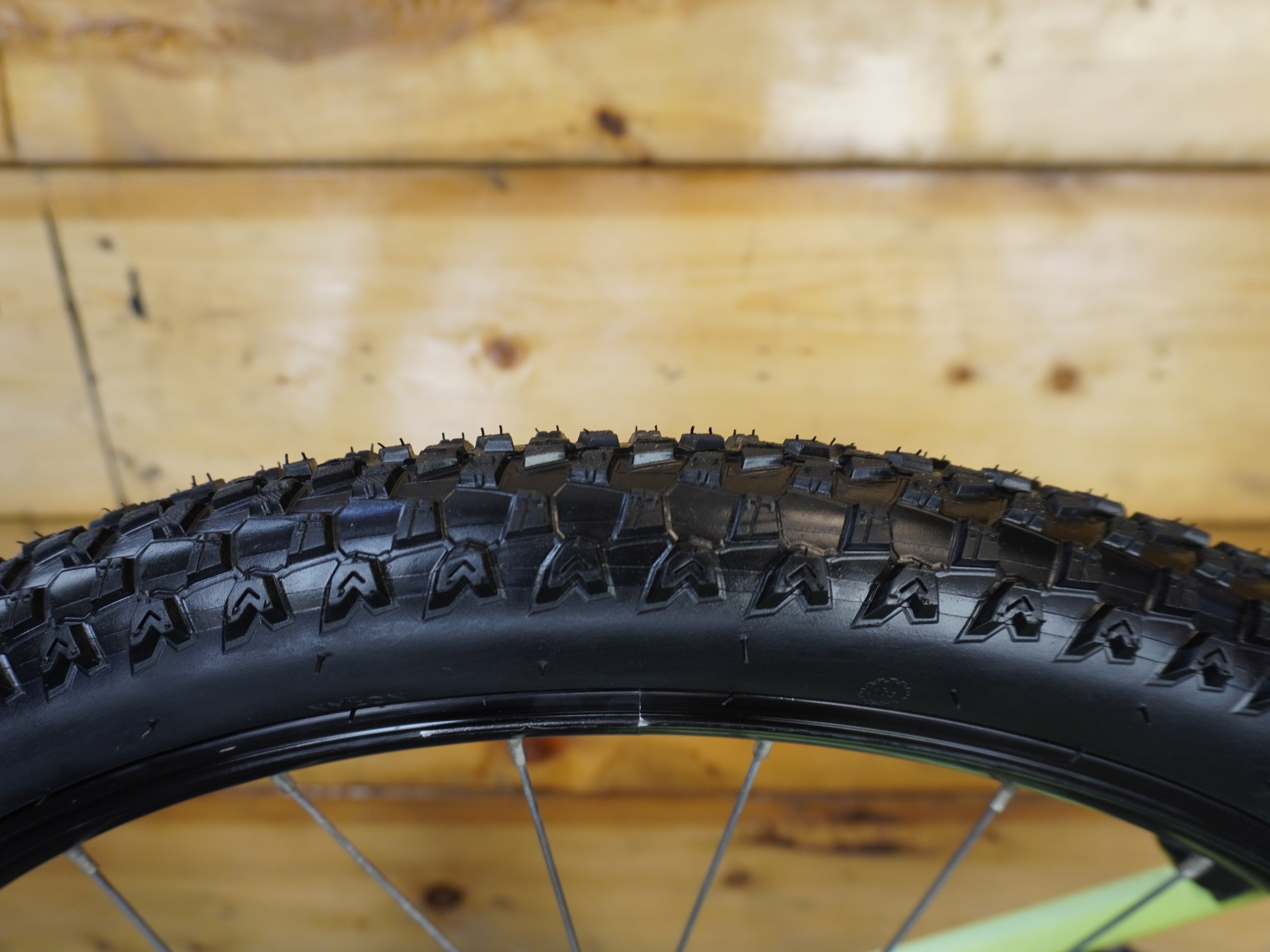 B'twin Rockrider ST-100 Mountain Bike