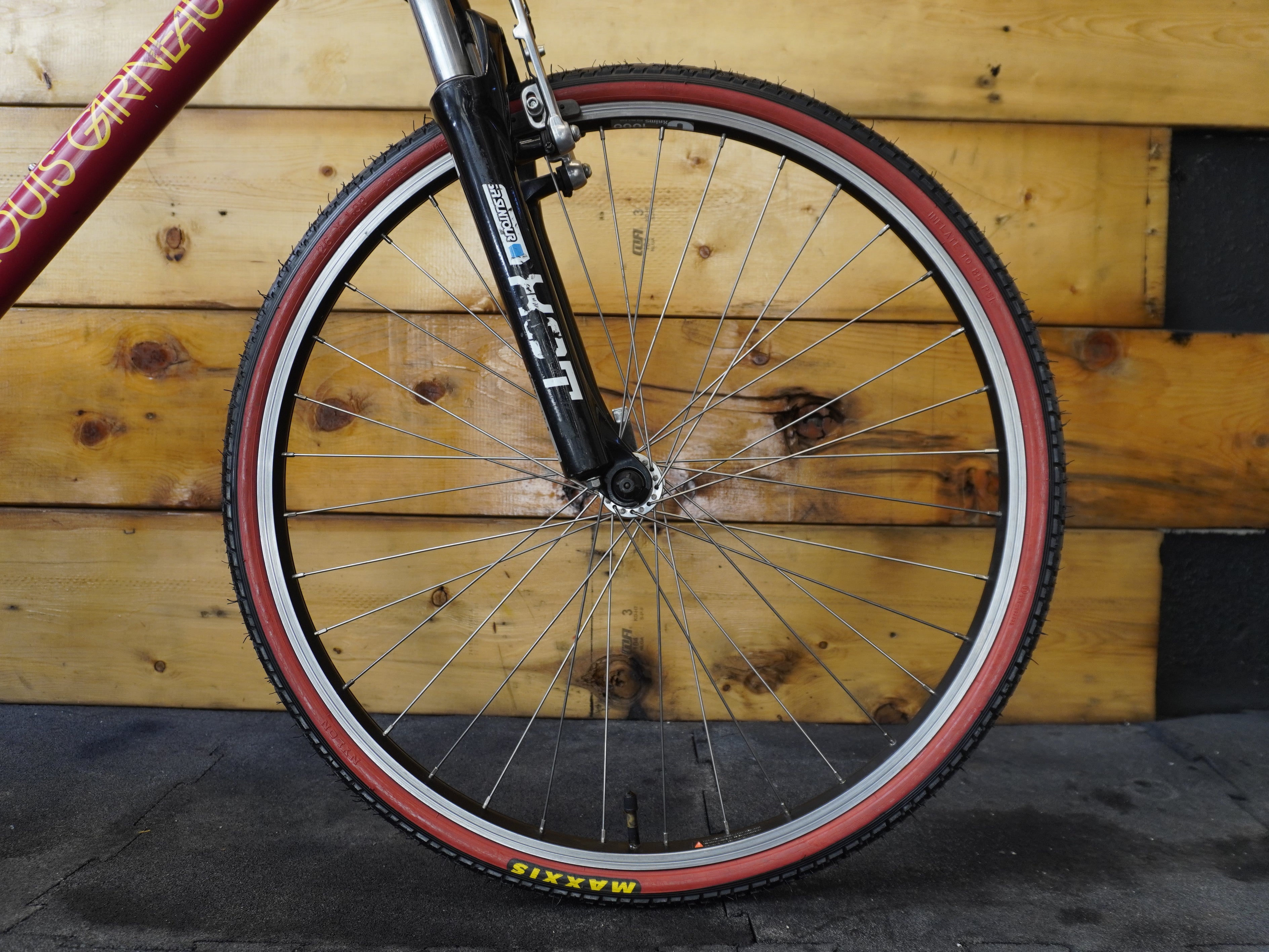 RENT Louis Garneau LG Hybrid Bike