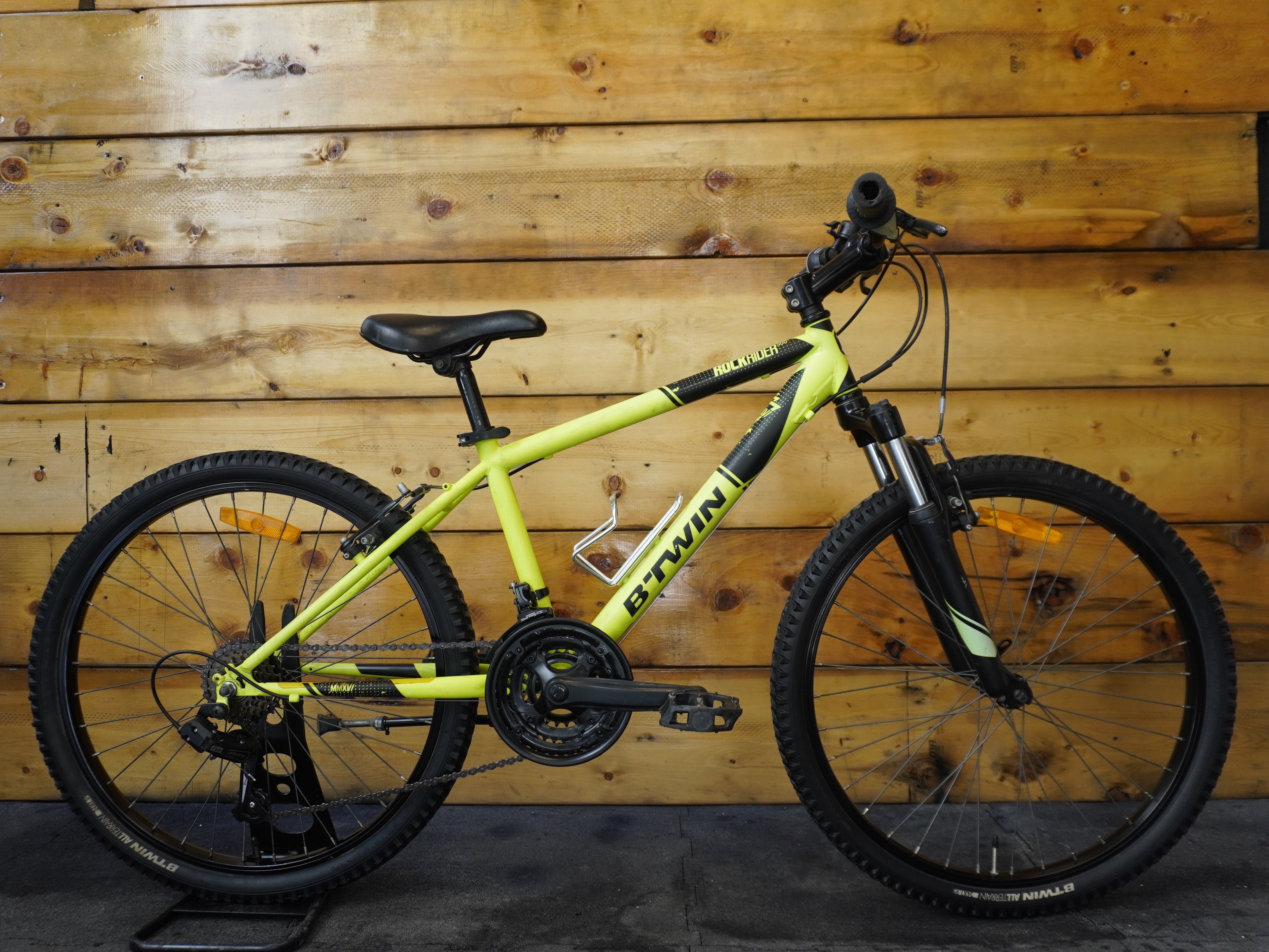 B'twin Rockrider ST-500 Kids Bike