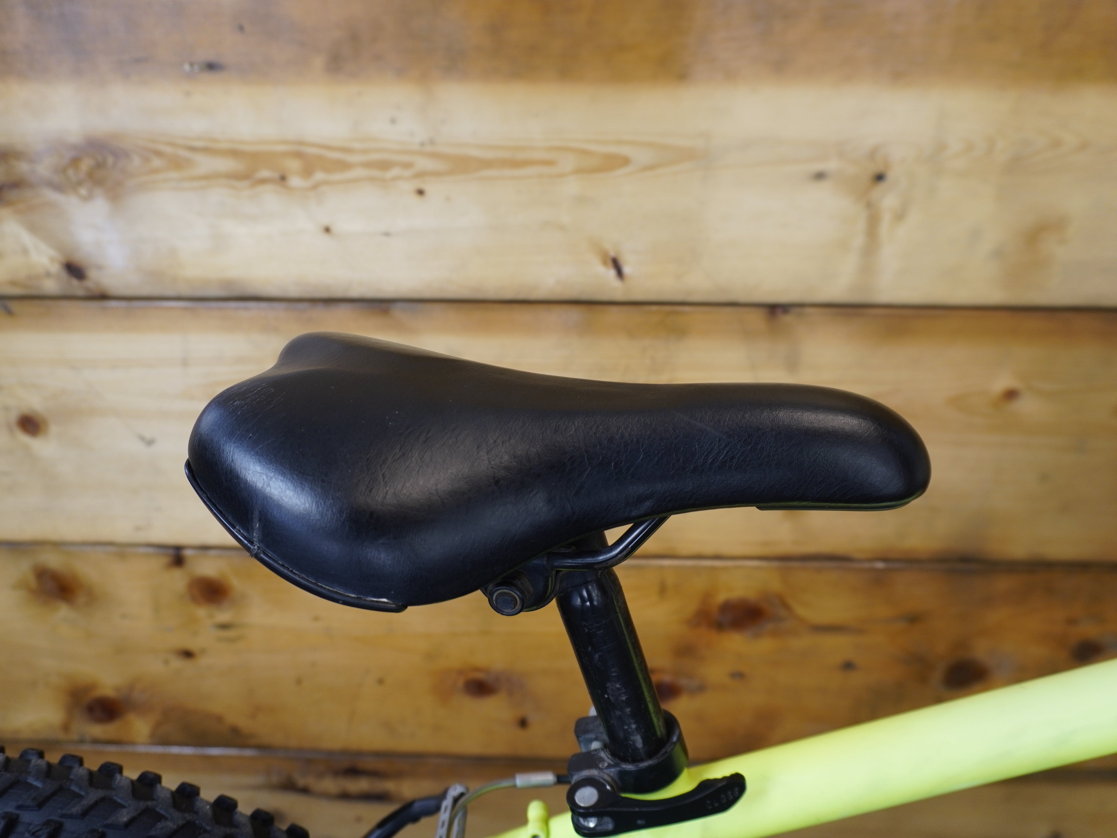 B'twin Rockrider ST-500 Kids Bike