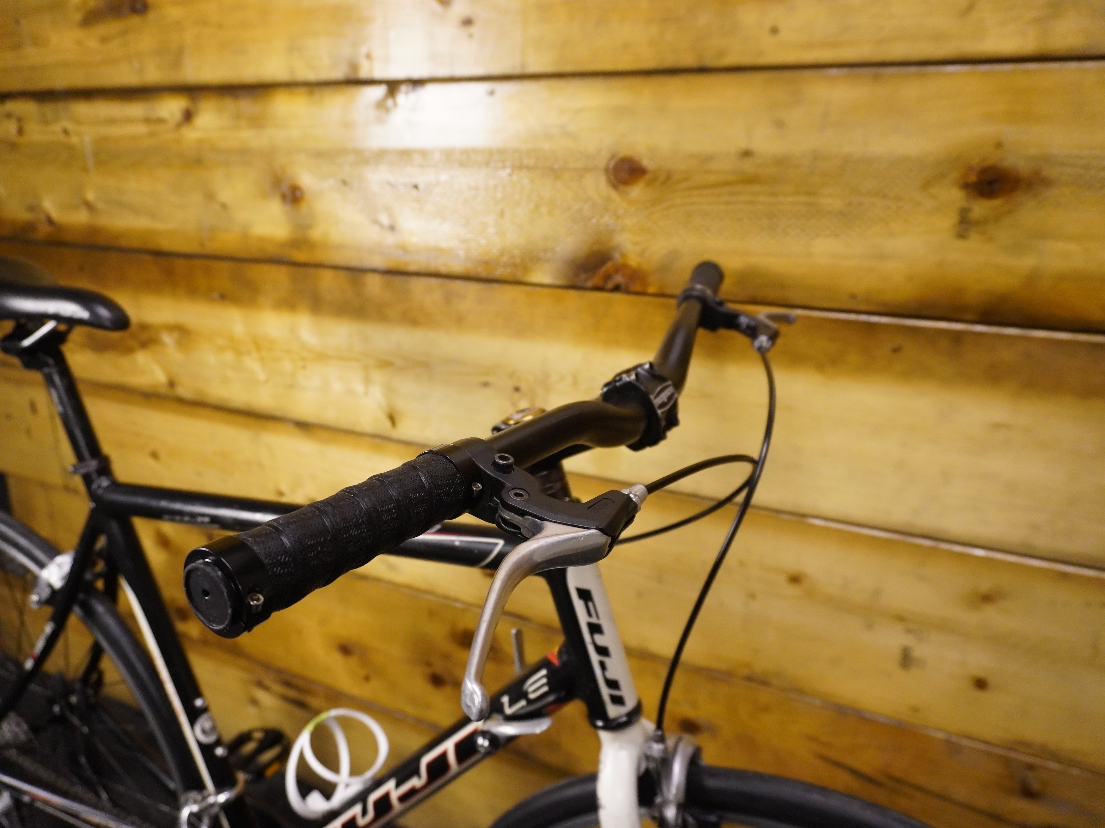 RENT Fuji Newest 4.0 Hybrid Bike