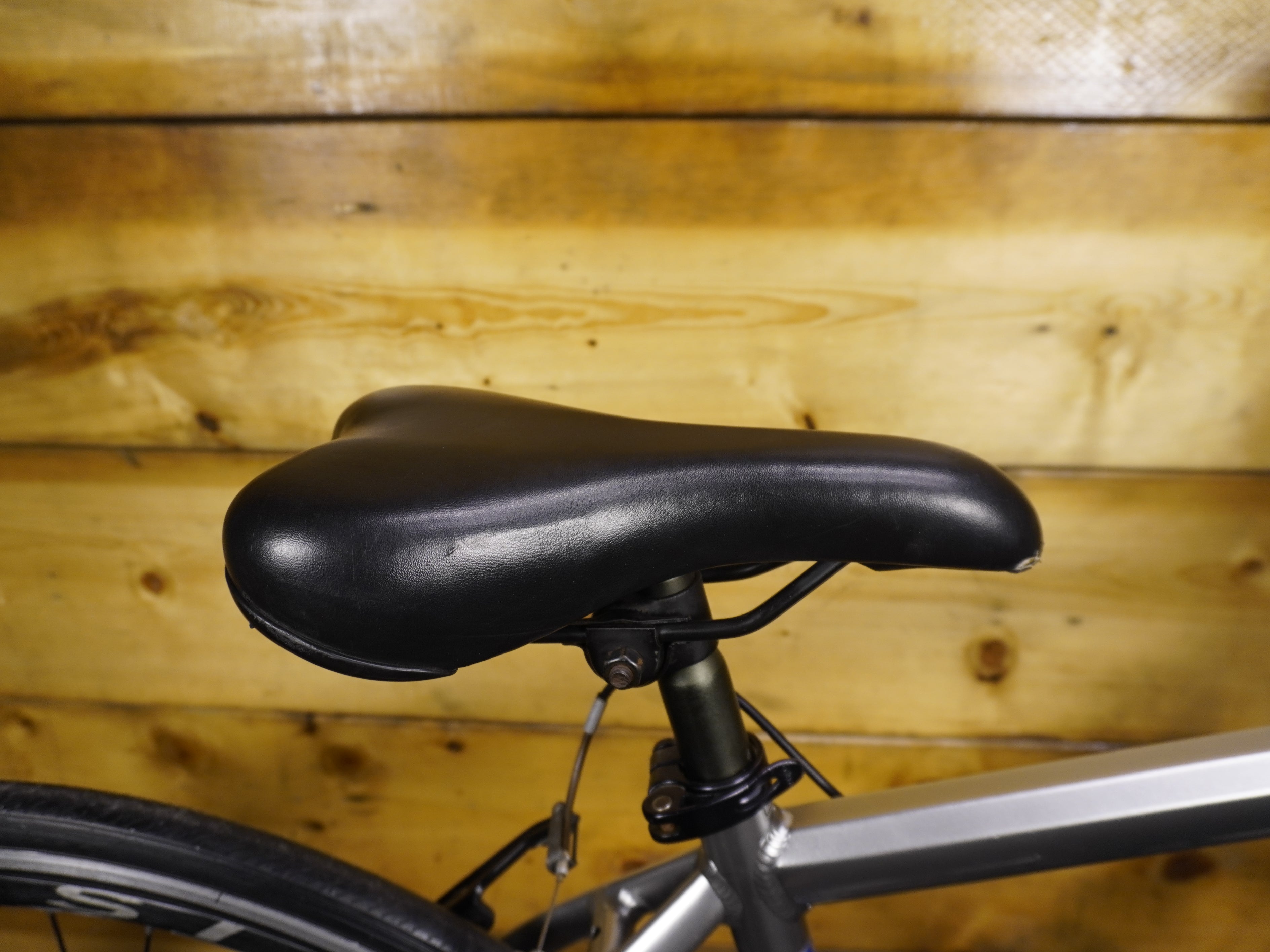 RENT Corsia Hybrid Bike