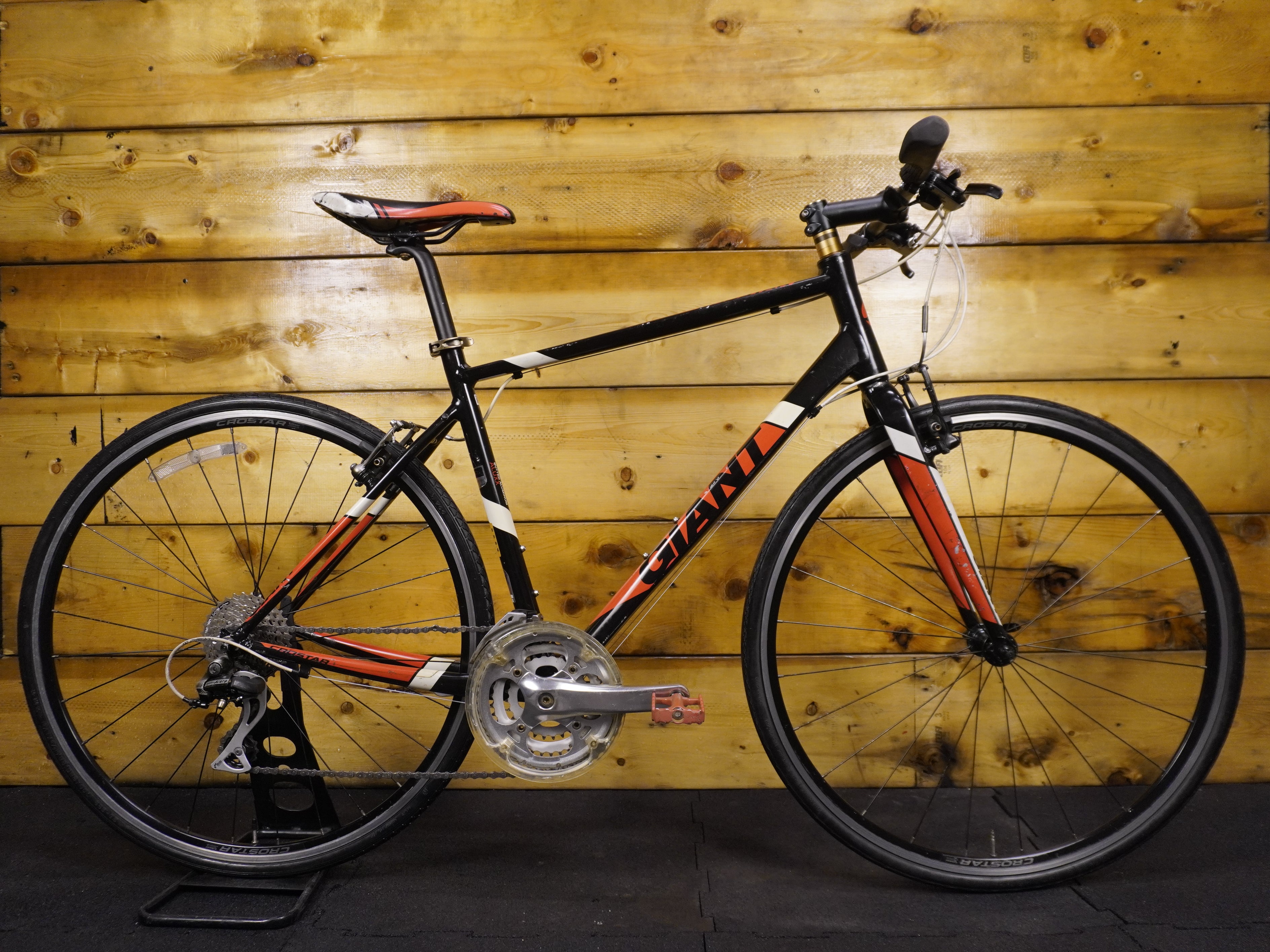 RENT Giant Crostar Hybrid Bike