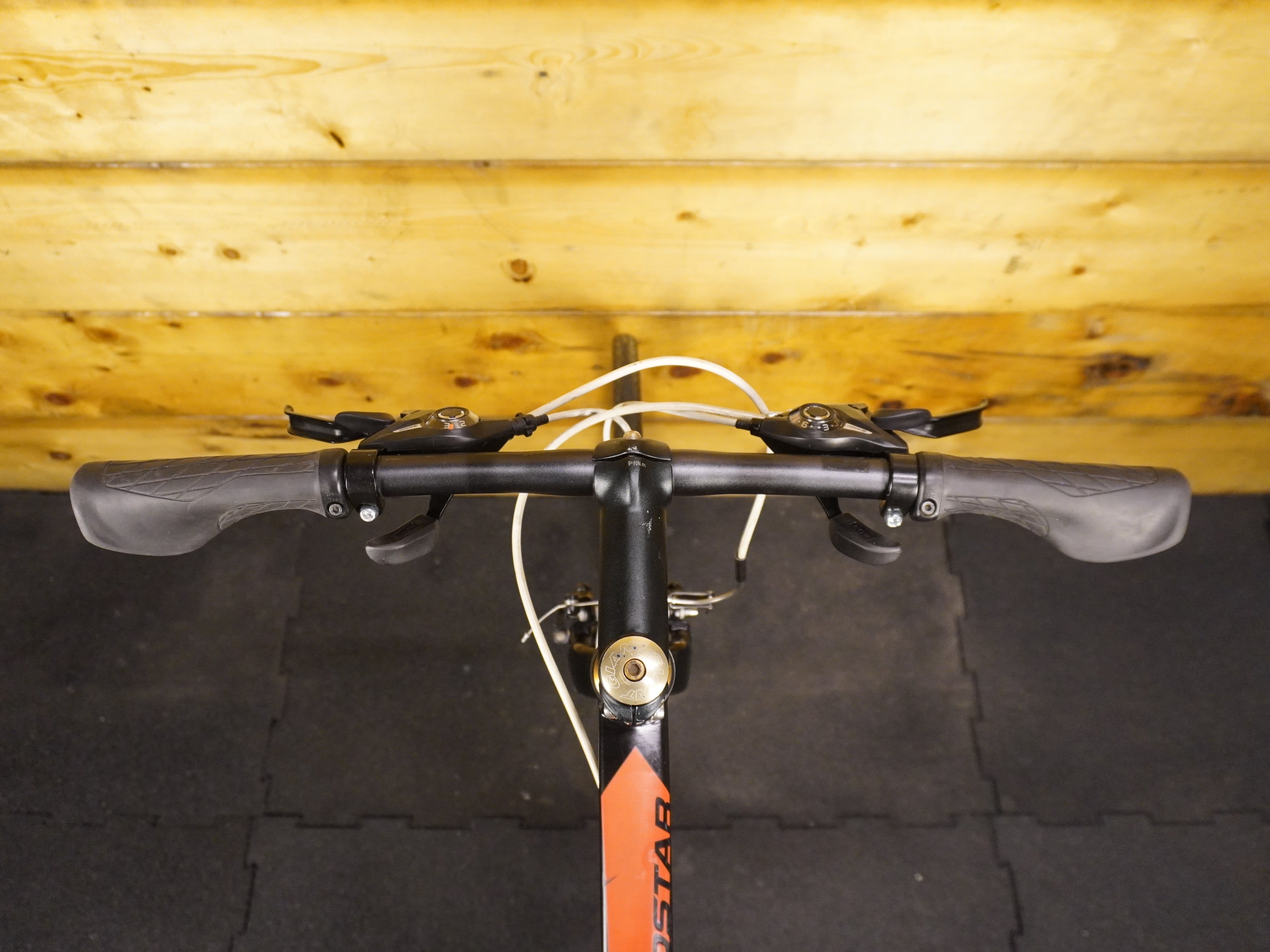 RENT Giant Crostar Hybrid Bike