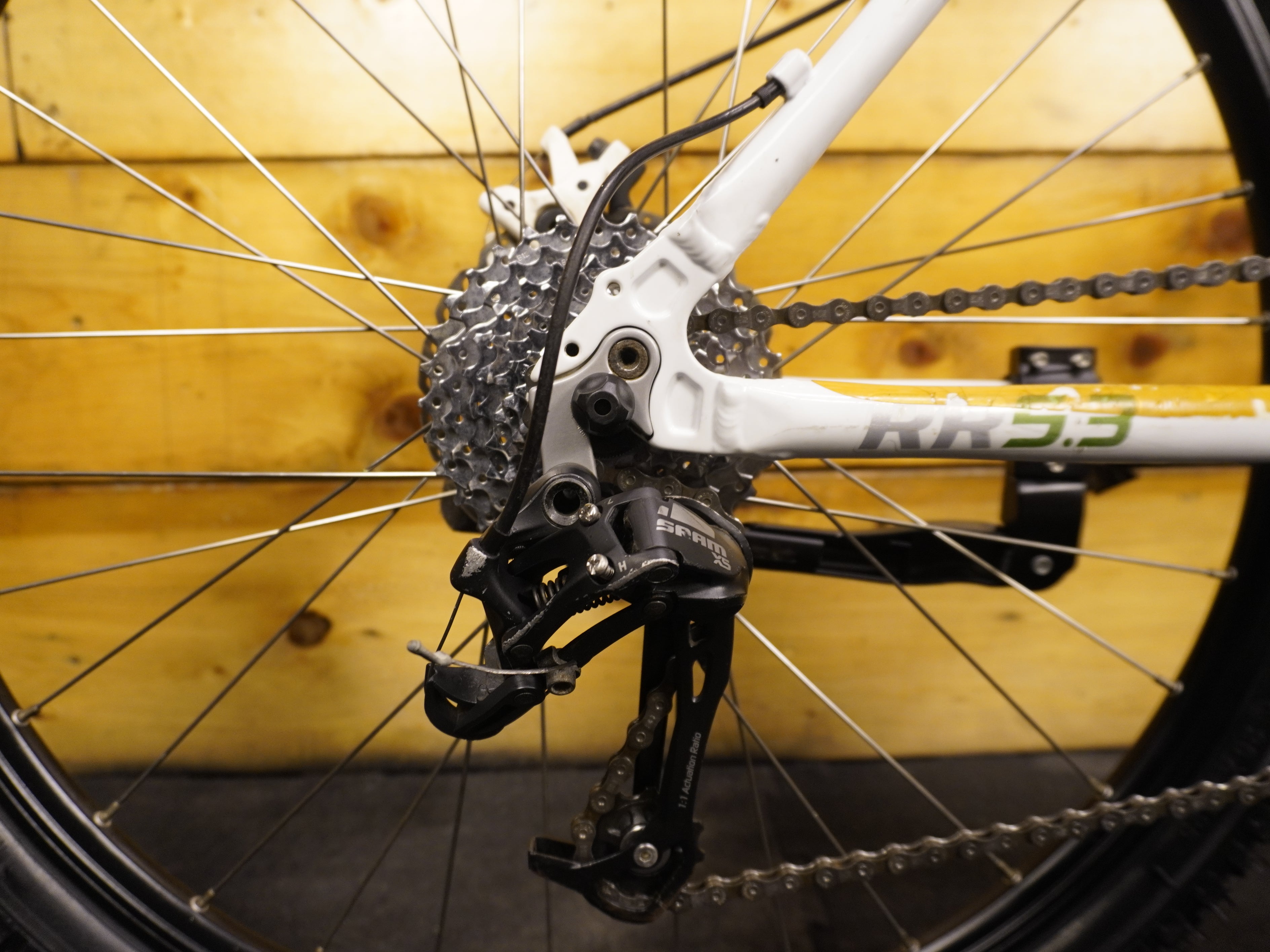 B'twin Rockrider RR 5.3 Mountain Bike