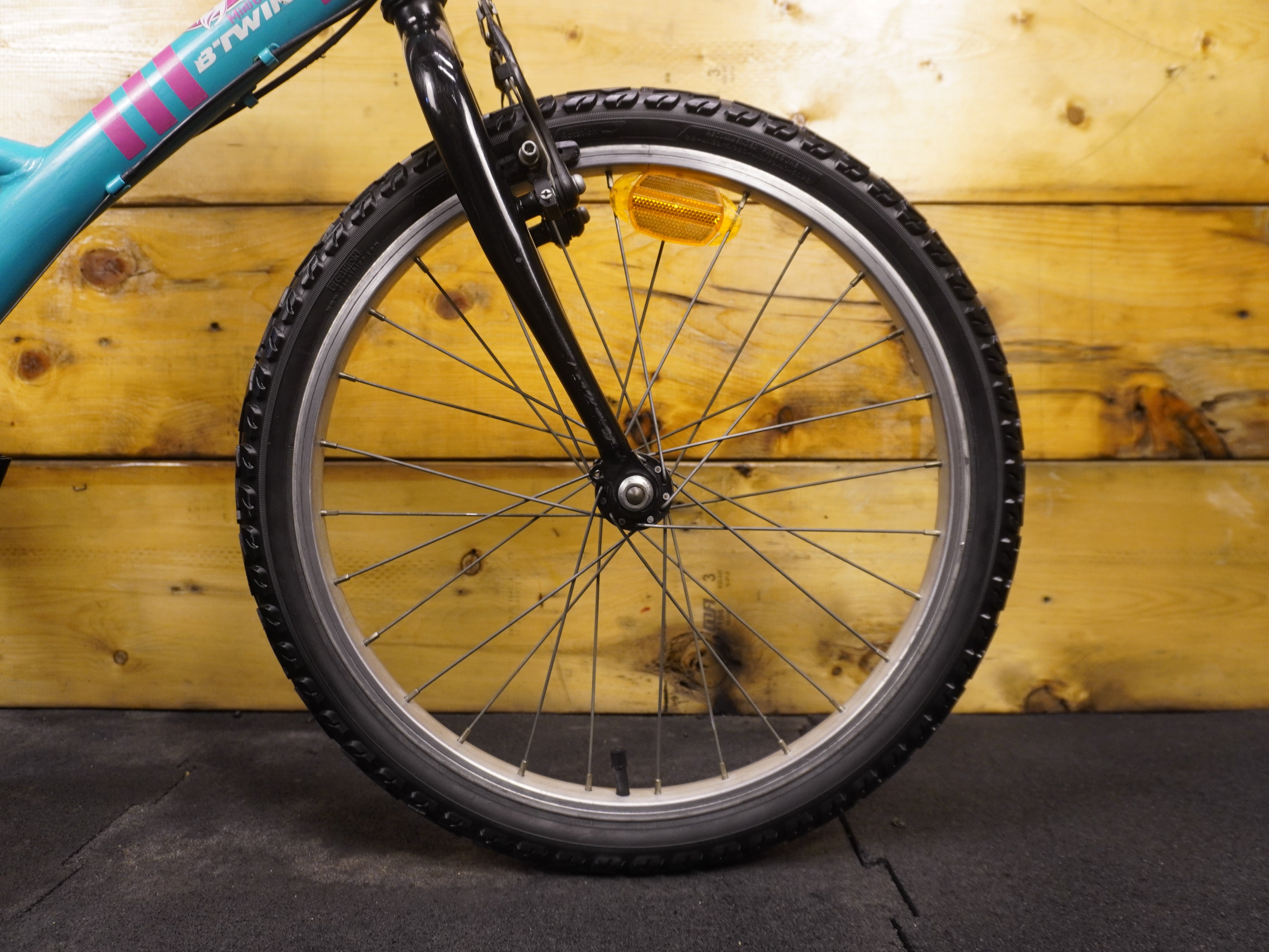 RENT B'twin Mistigirl 320 Kids Bike