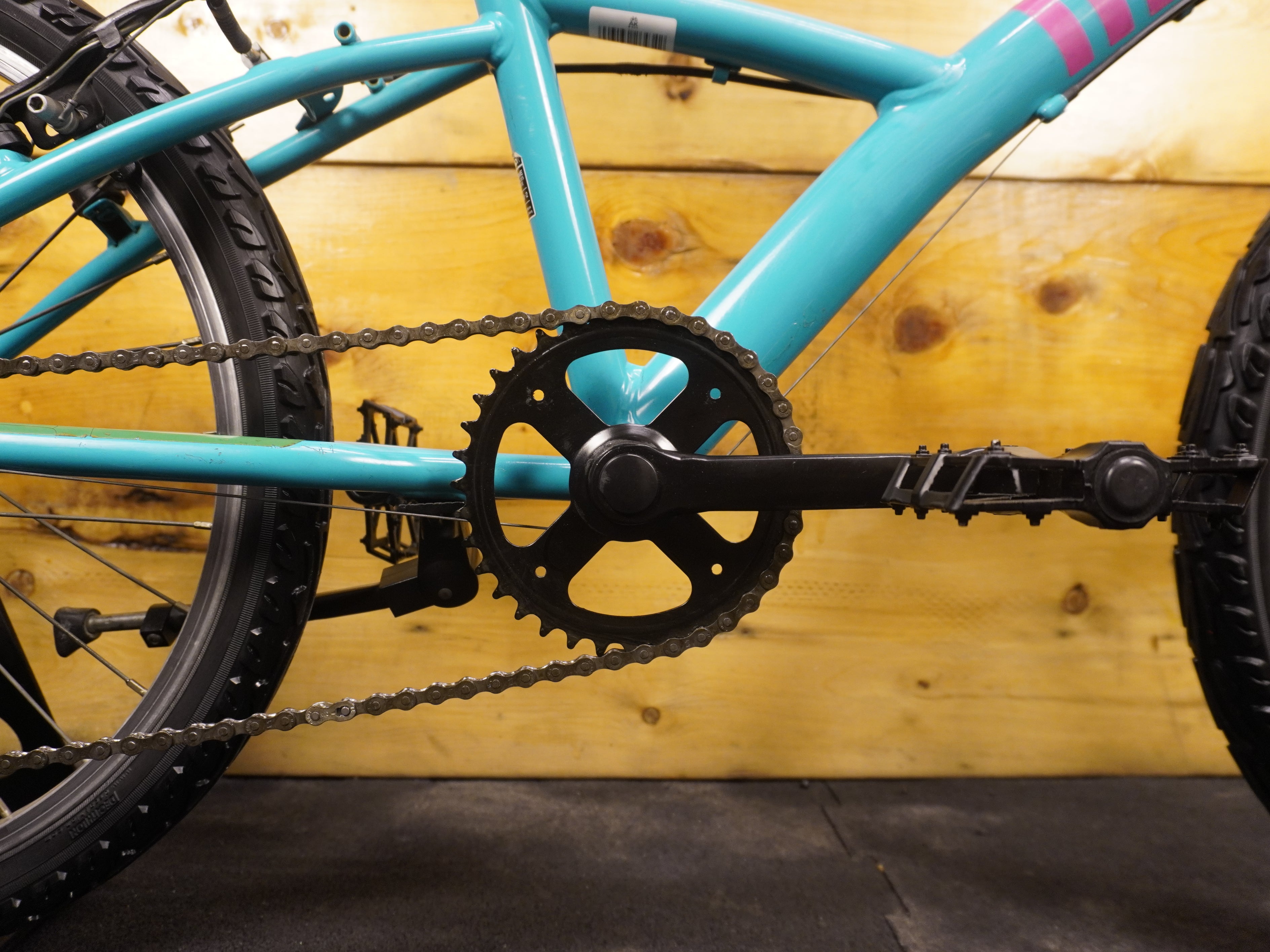 RENT B'twin Mistigirl 320 Kids Bike