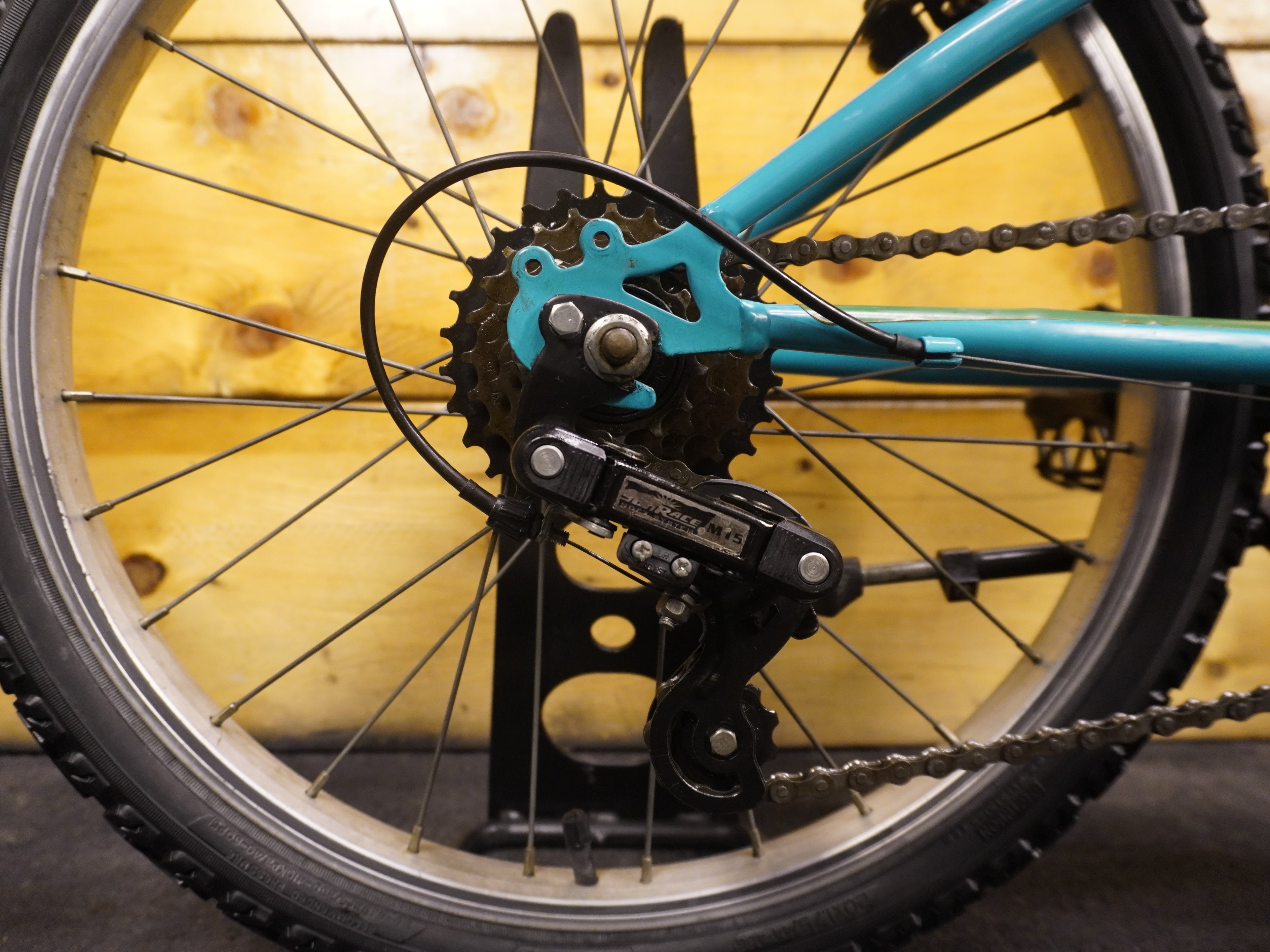 RENT B'twin Mistigirl 320 Kids Bike