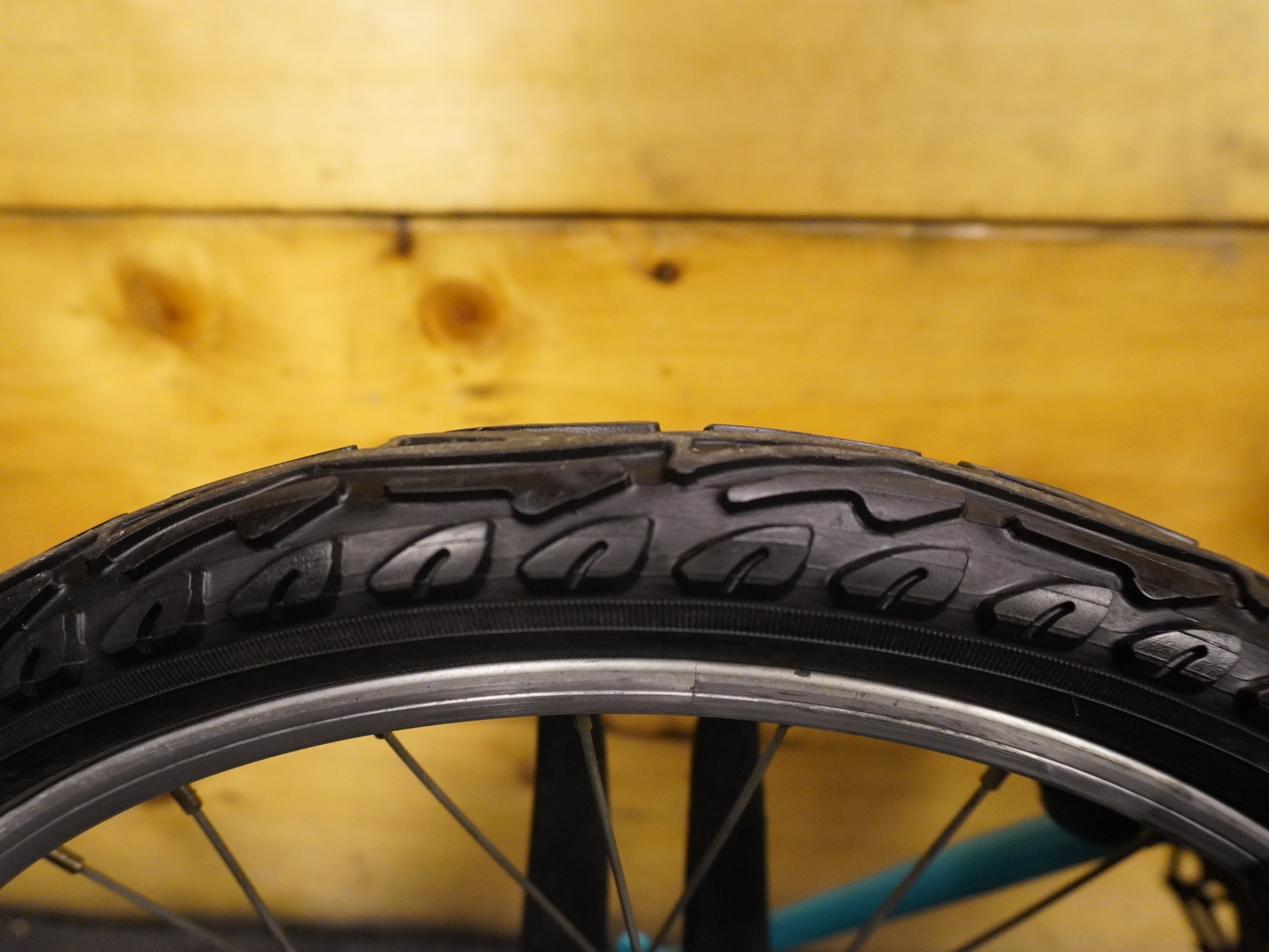 RENT B'twin Mistigirl 320 Kids Bike