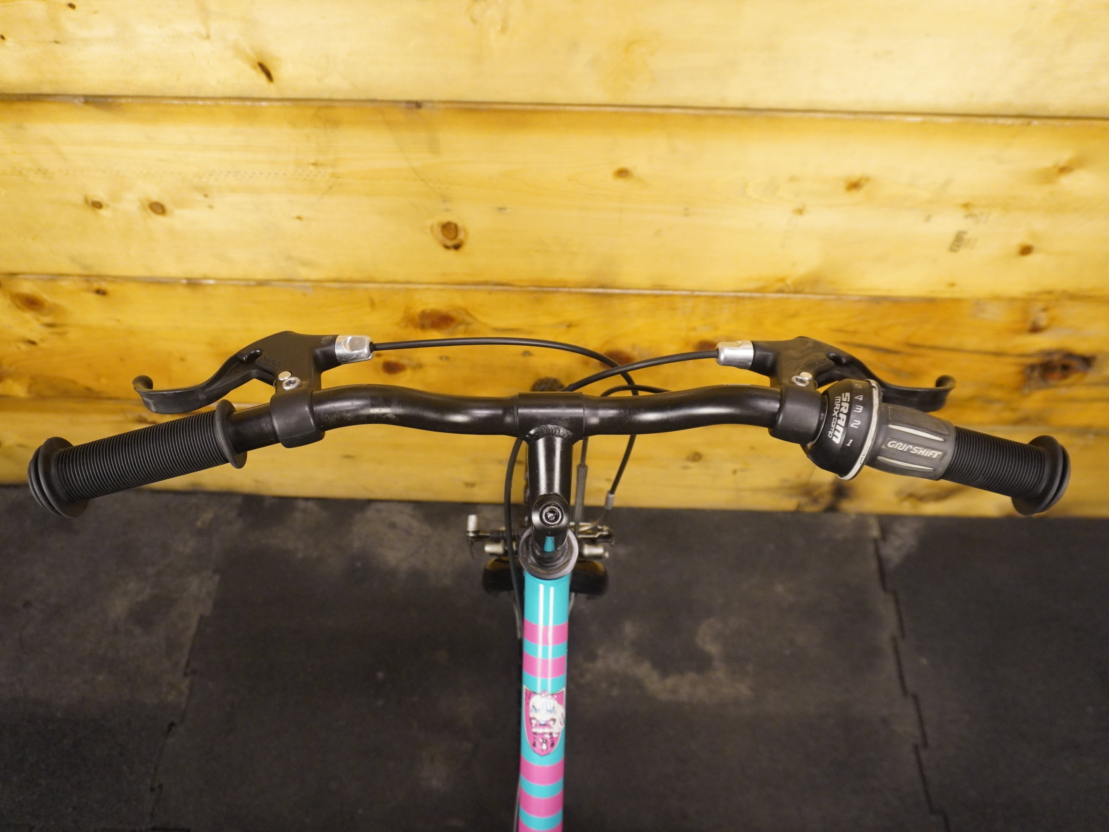 RENT B'twin Mistigirl 320 Kids Bike