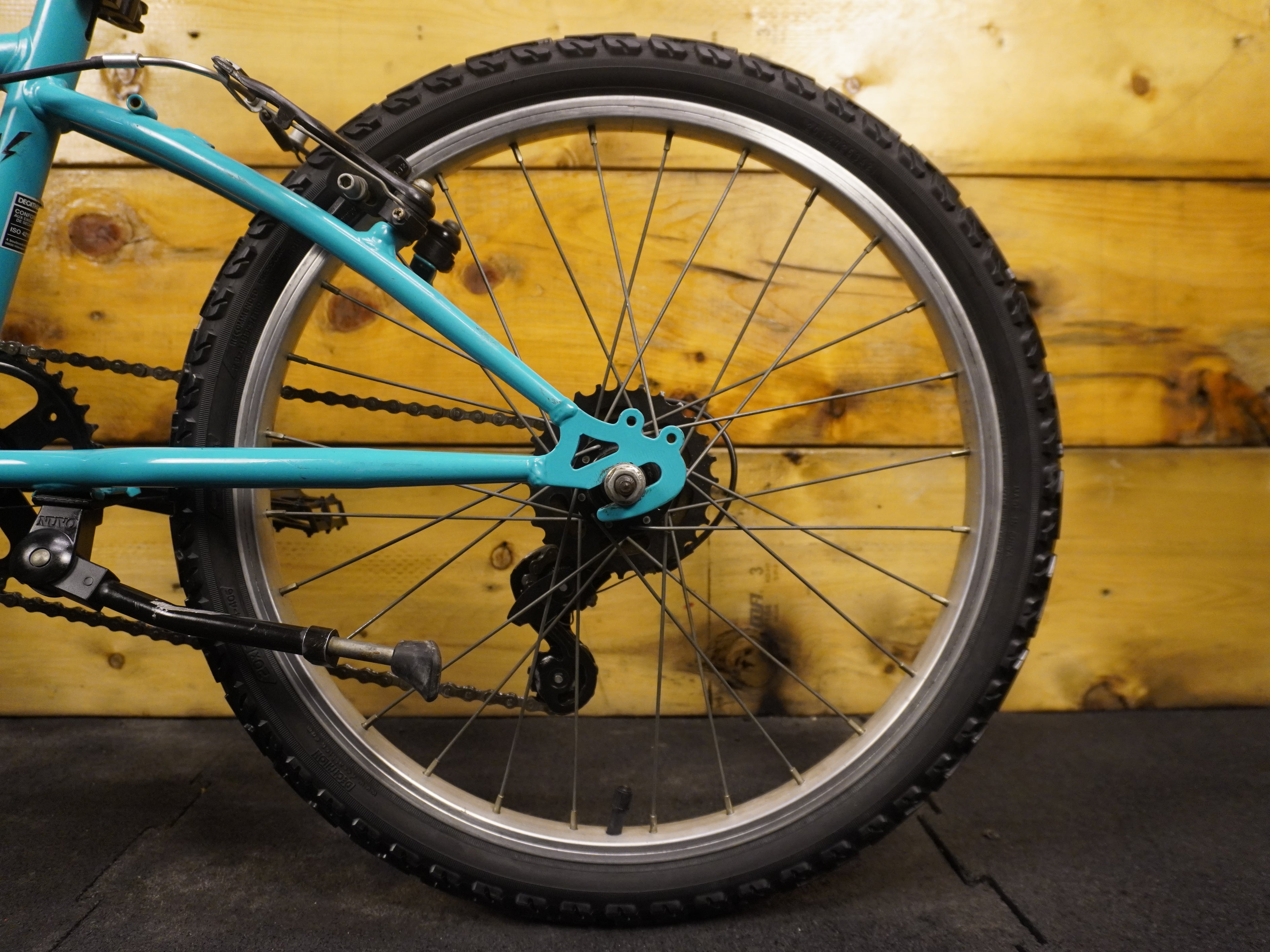 RENT B'twin Mistigirl 320 Kids Bike