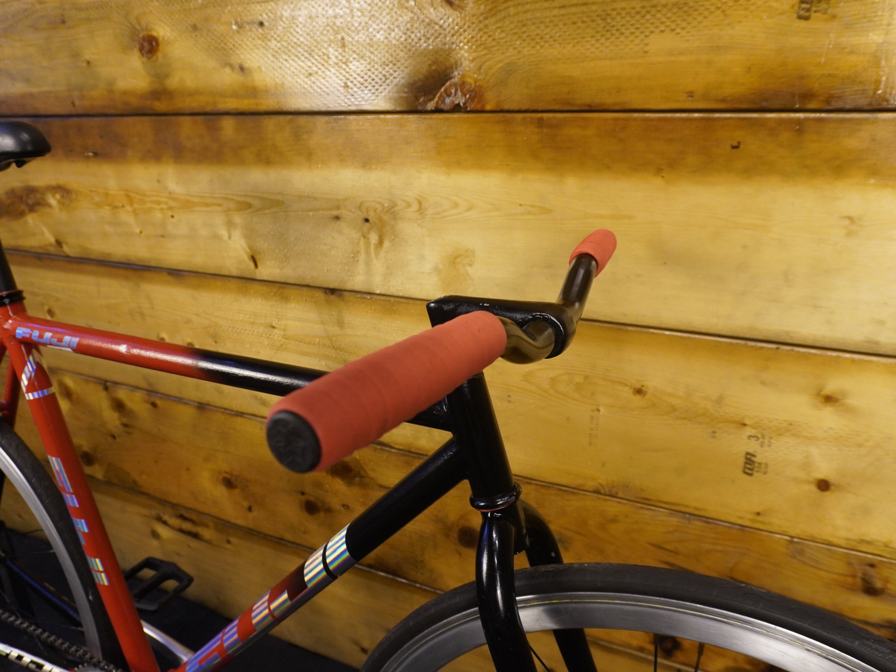 RENT Fuji Feather Hybrid Bike