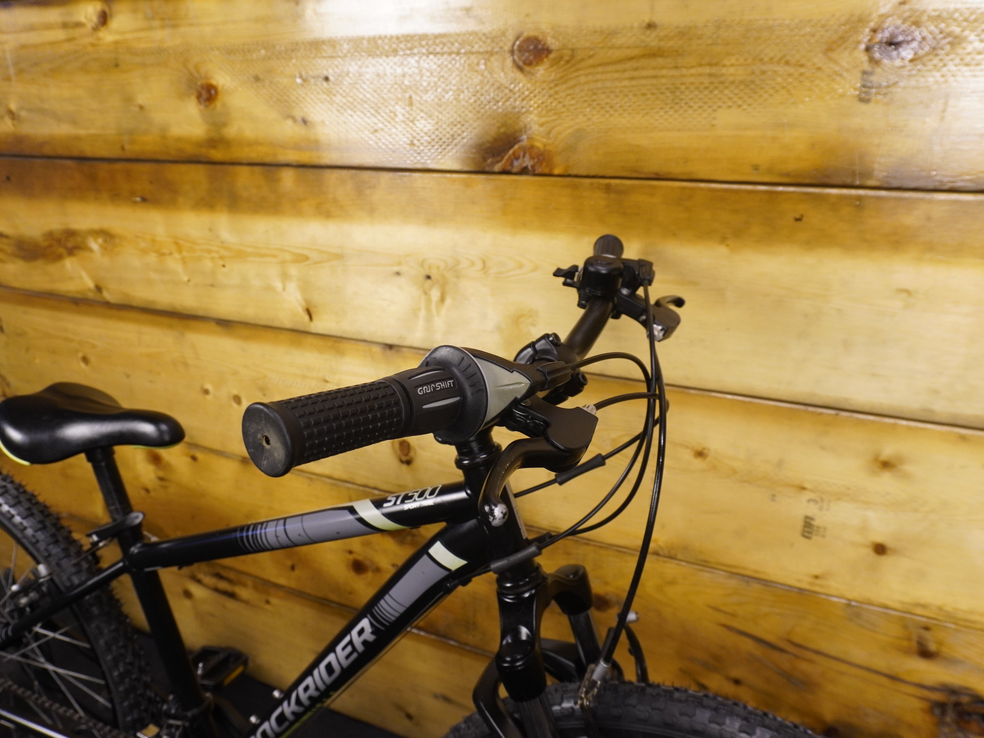 B'twin Rockrider ST-500 Kids Bike