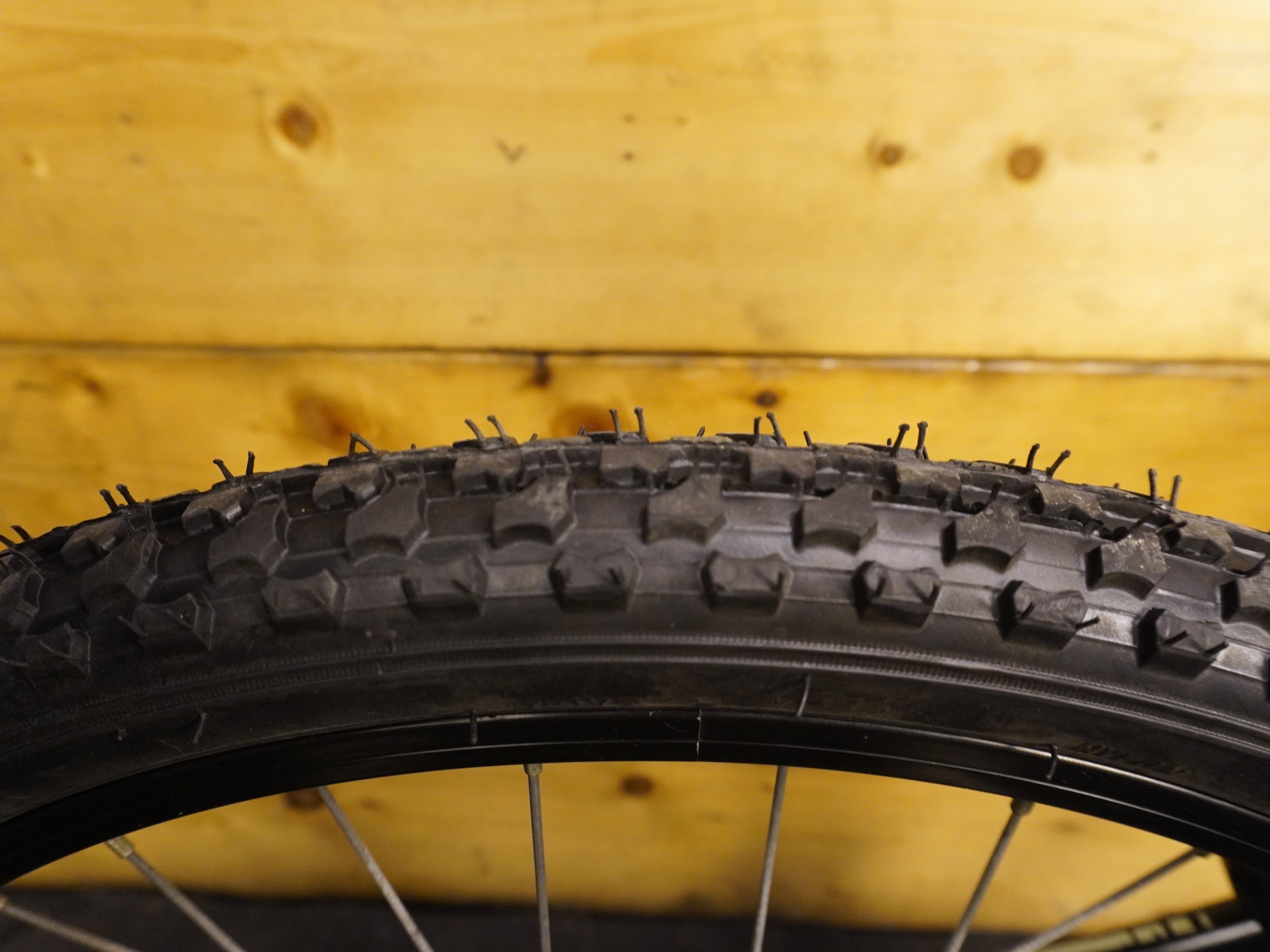 B'twin Rockrider ST-500 Kids Bike