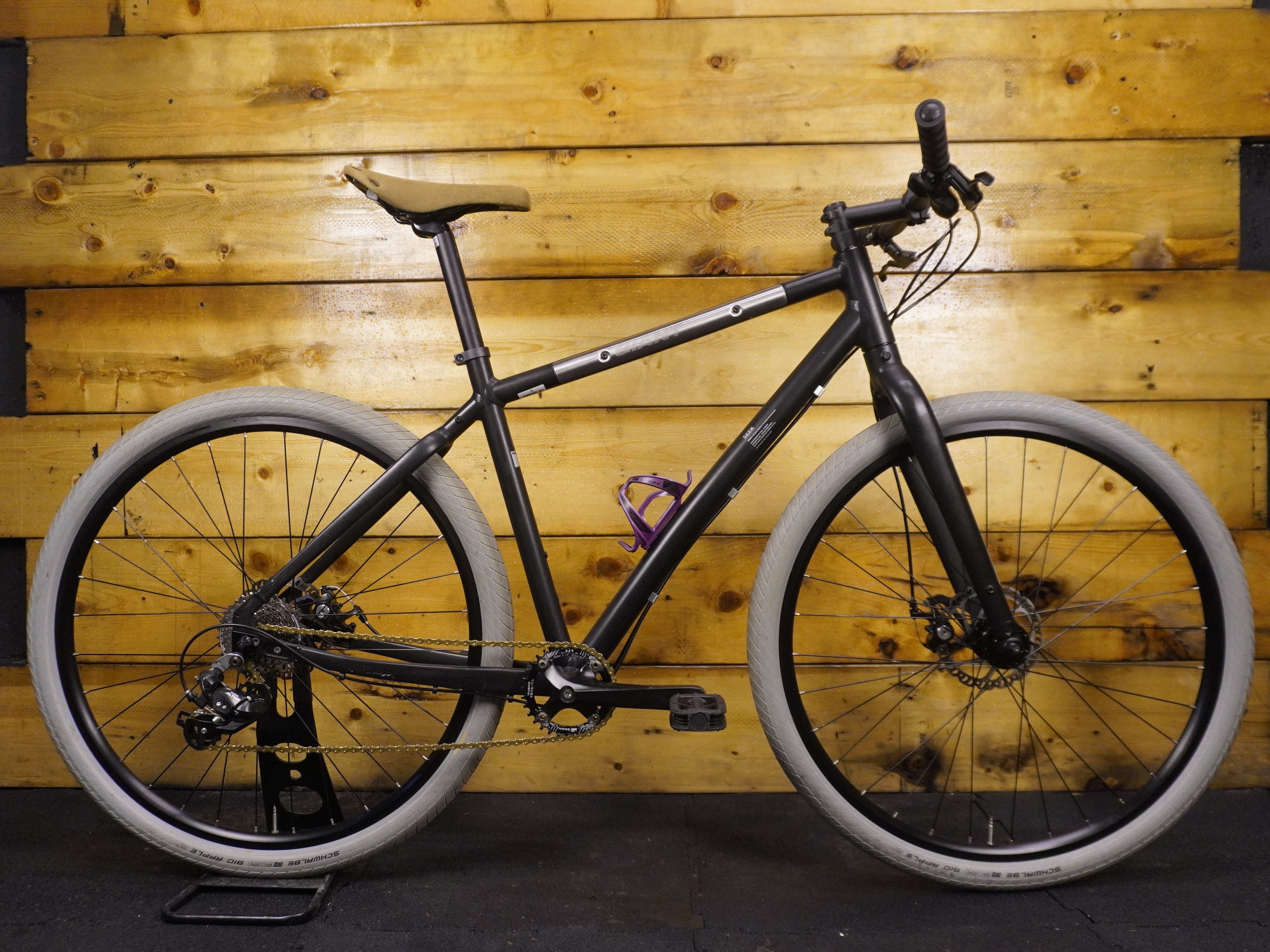 Giant Seek 3 Hybrid Bike
