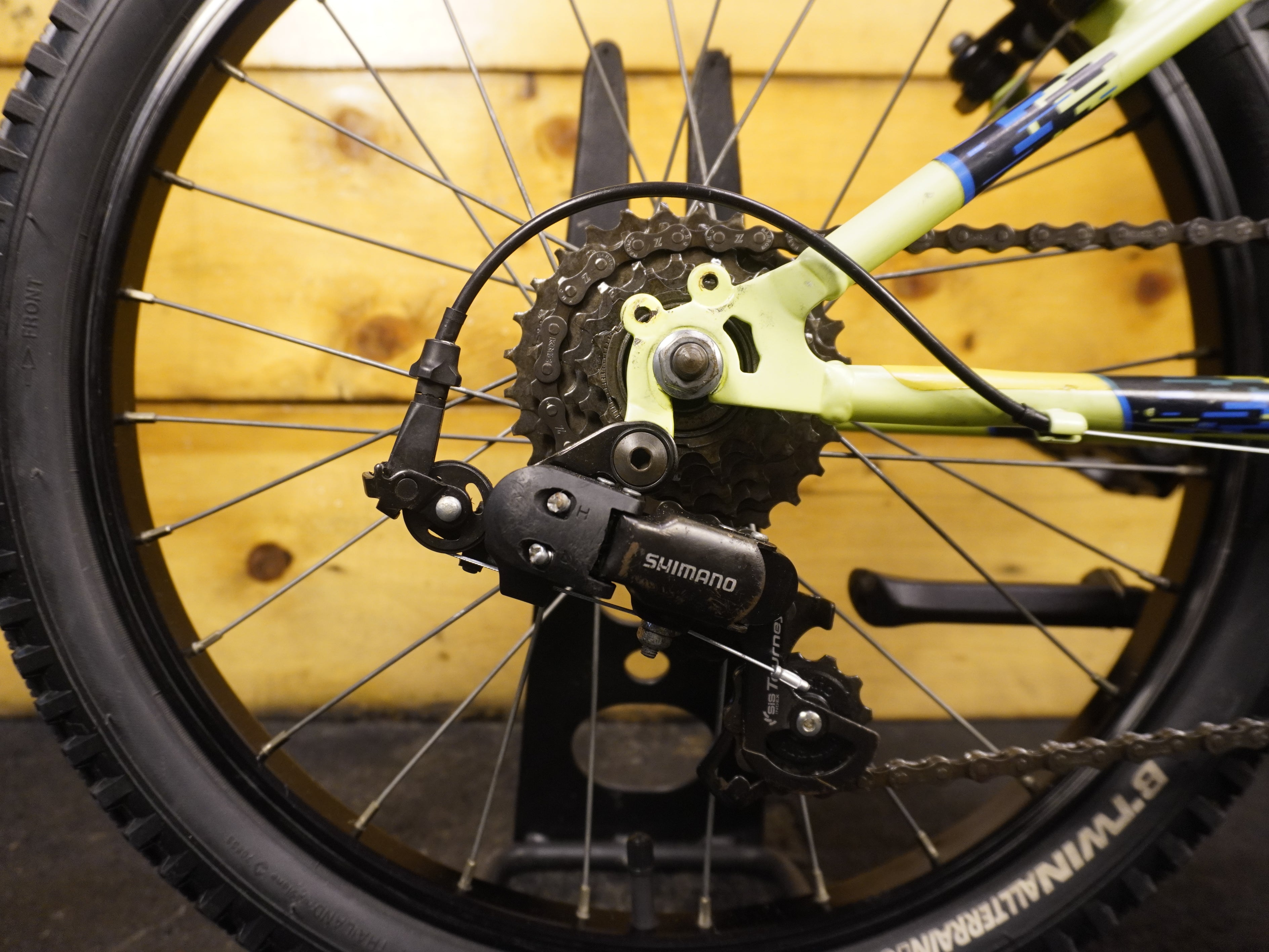 RENT B'Twin Rockrider ST-500 Sport Trail kids Bike