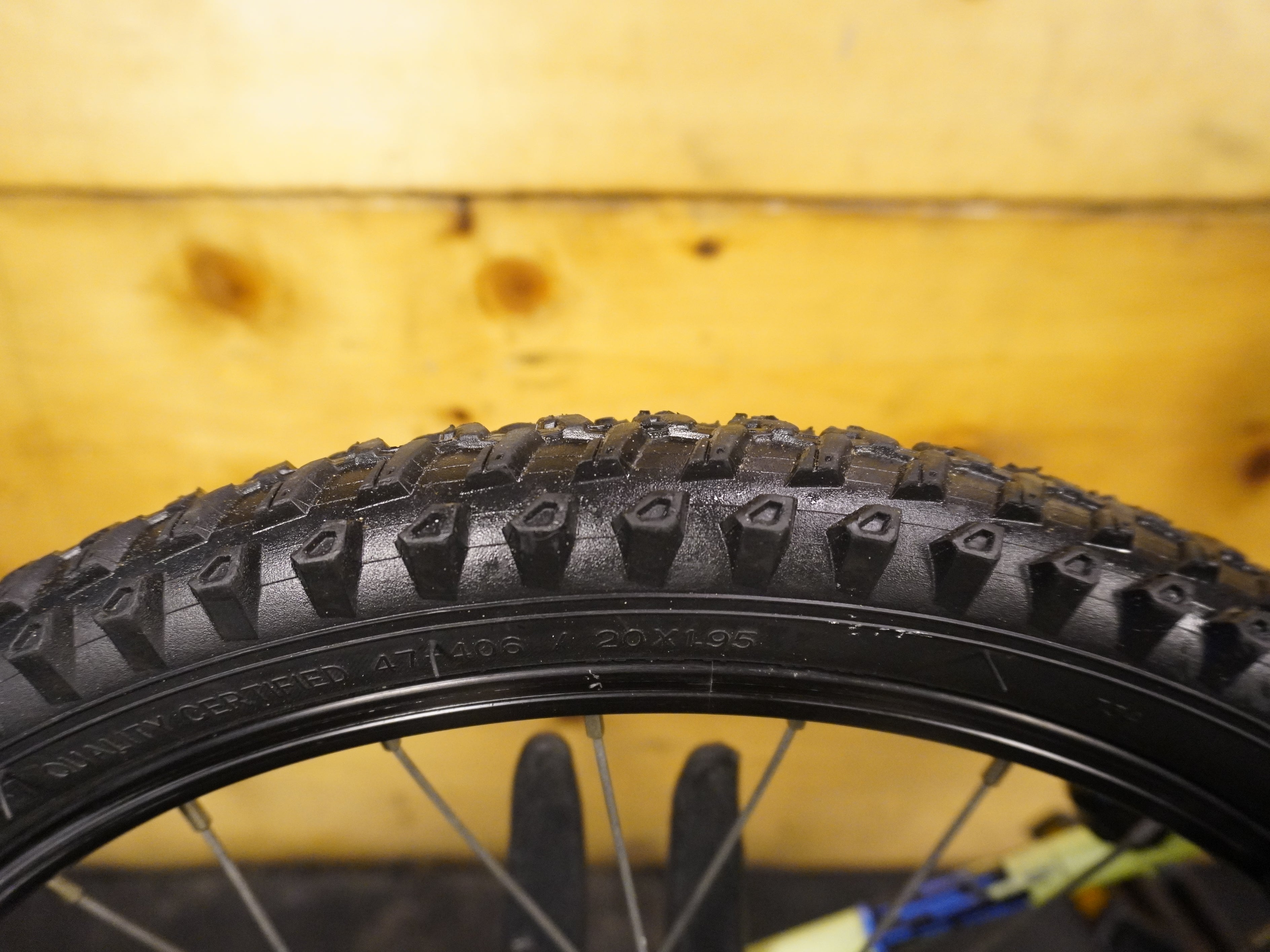 RENT B'Twin Rockrider ST-500 Sport Trail kids Bike