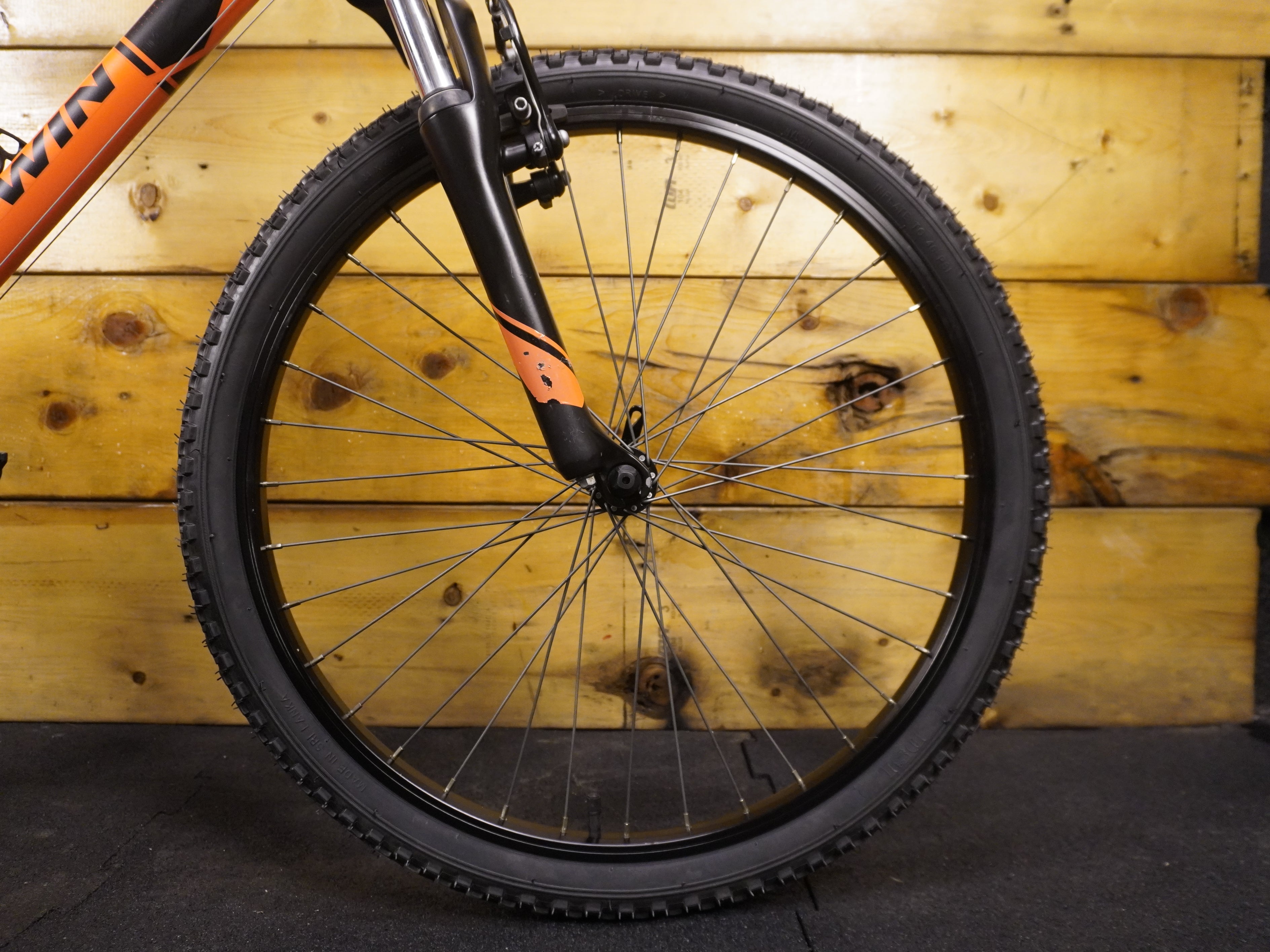 RENT B'Twin Rockrider 500 kids Bike