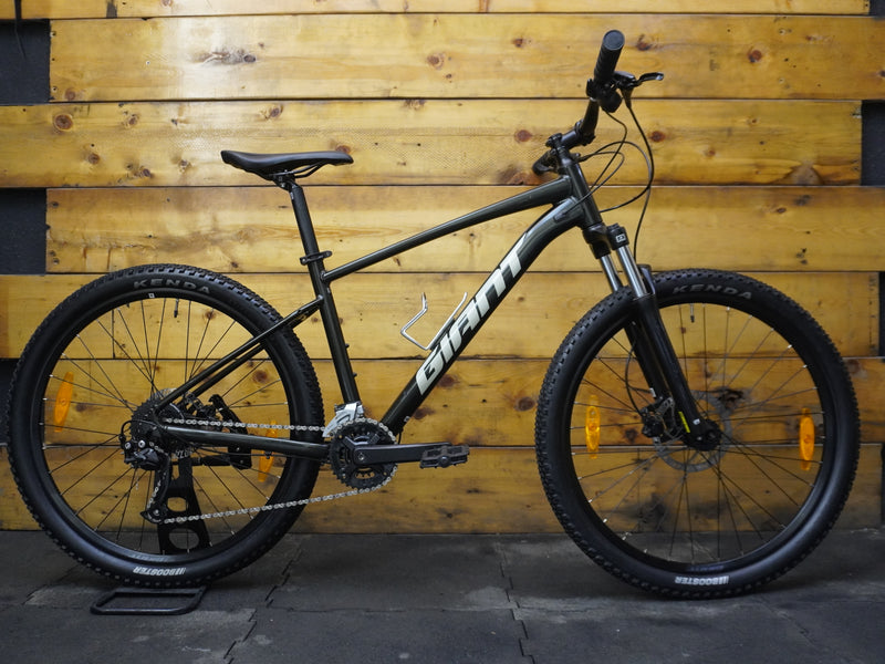 RENT Giant Talon 2 Mountain Bike