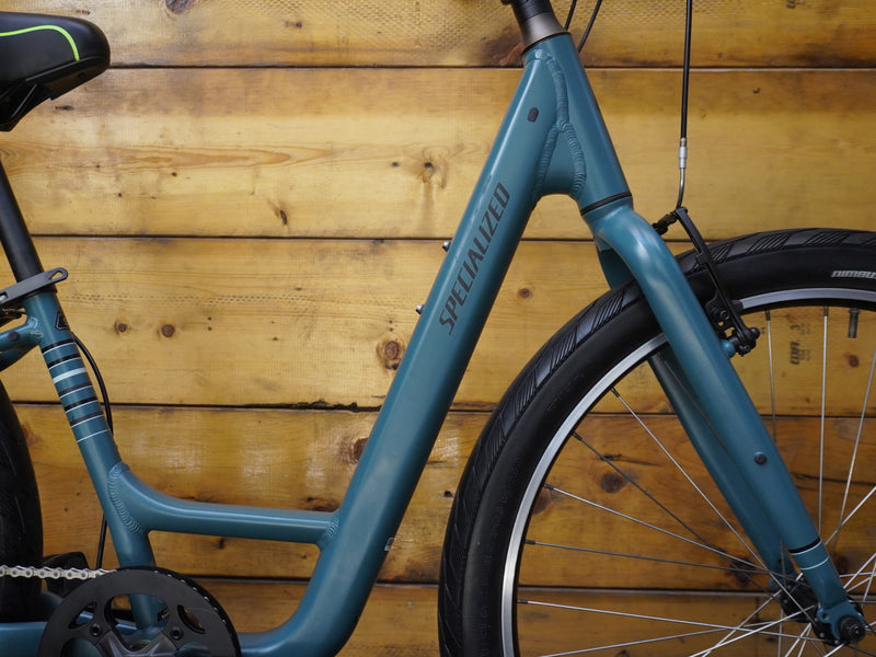 RENT Specialized Roll Hybrid Bike