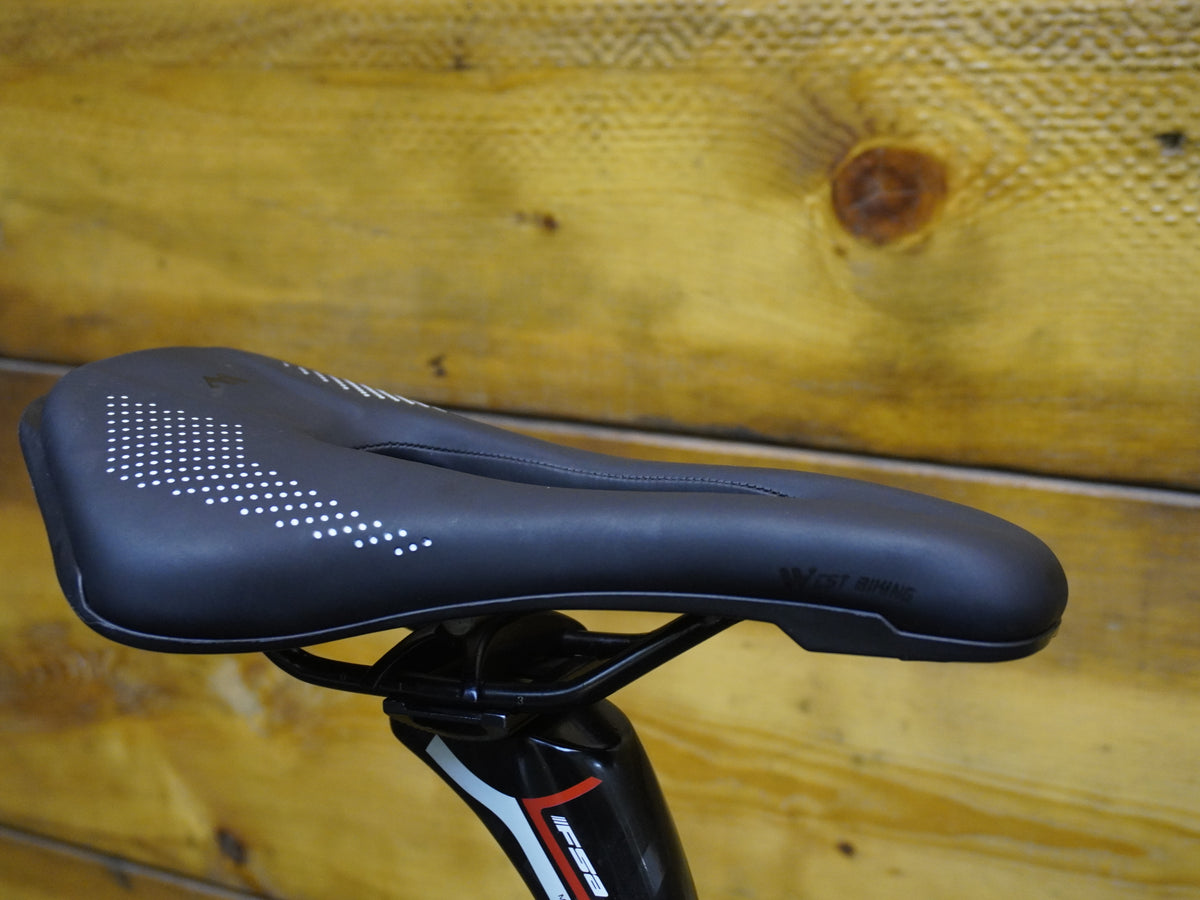 RENT Specialized Roubaix SL4 Road Bike