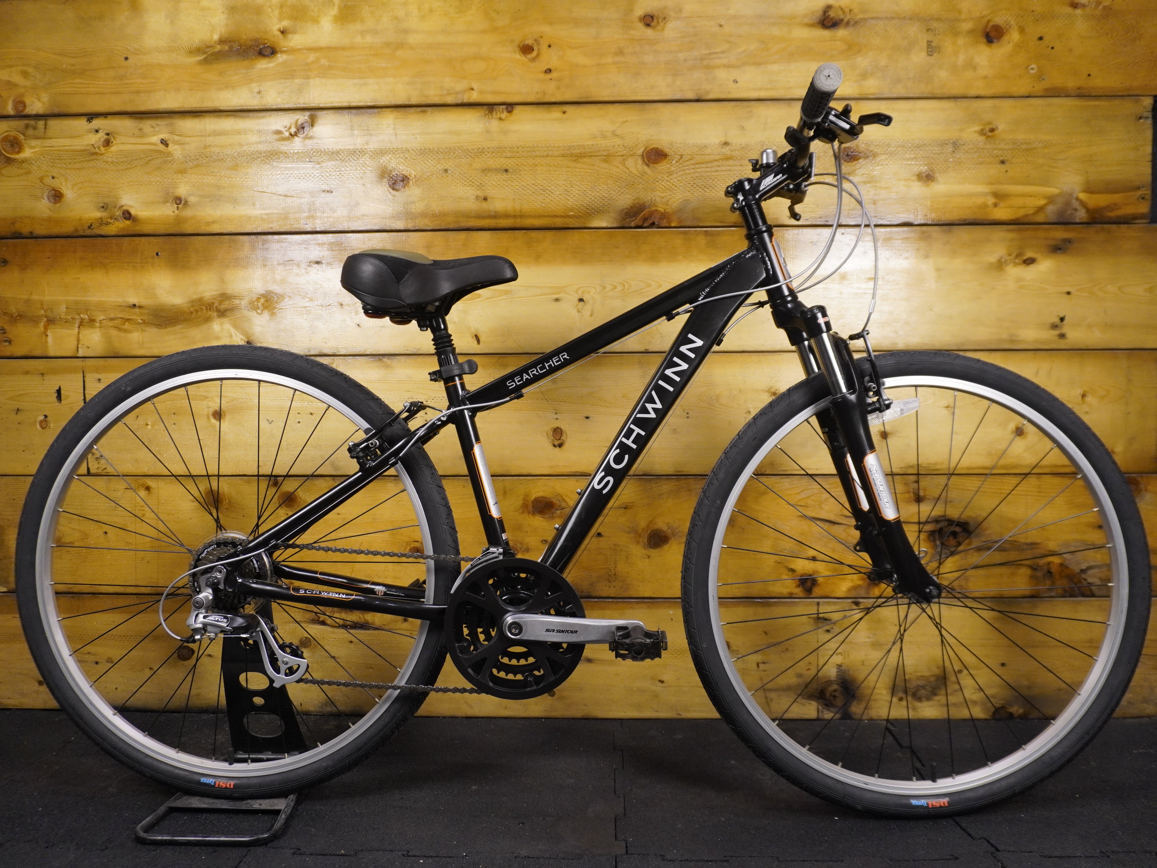 RENT Schwinn Searcher Hybrid Bike