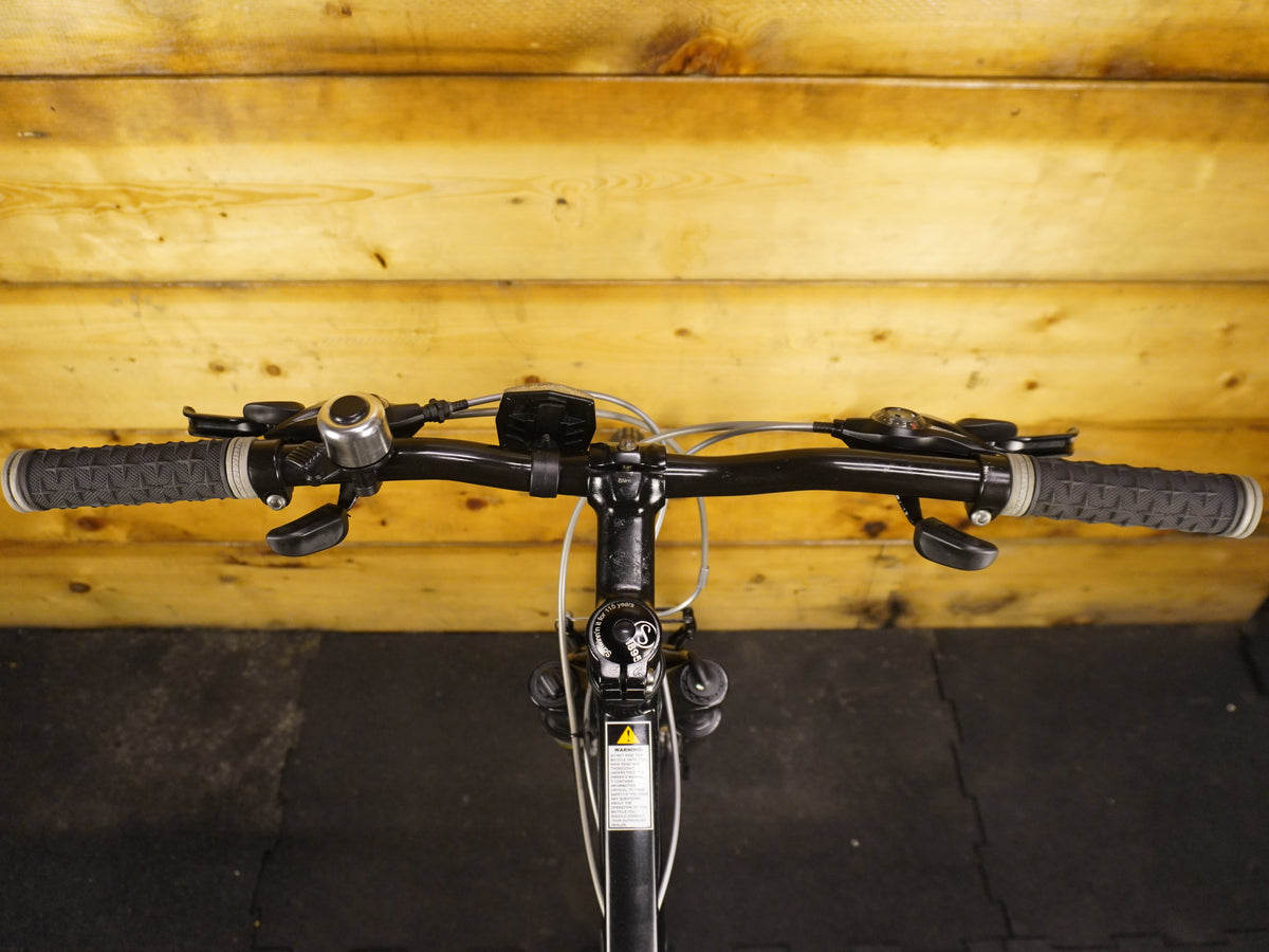 Schwinn Searcher Hybrid Bike