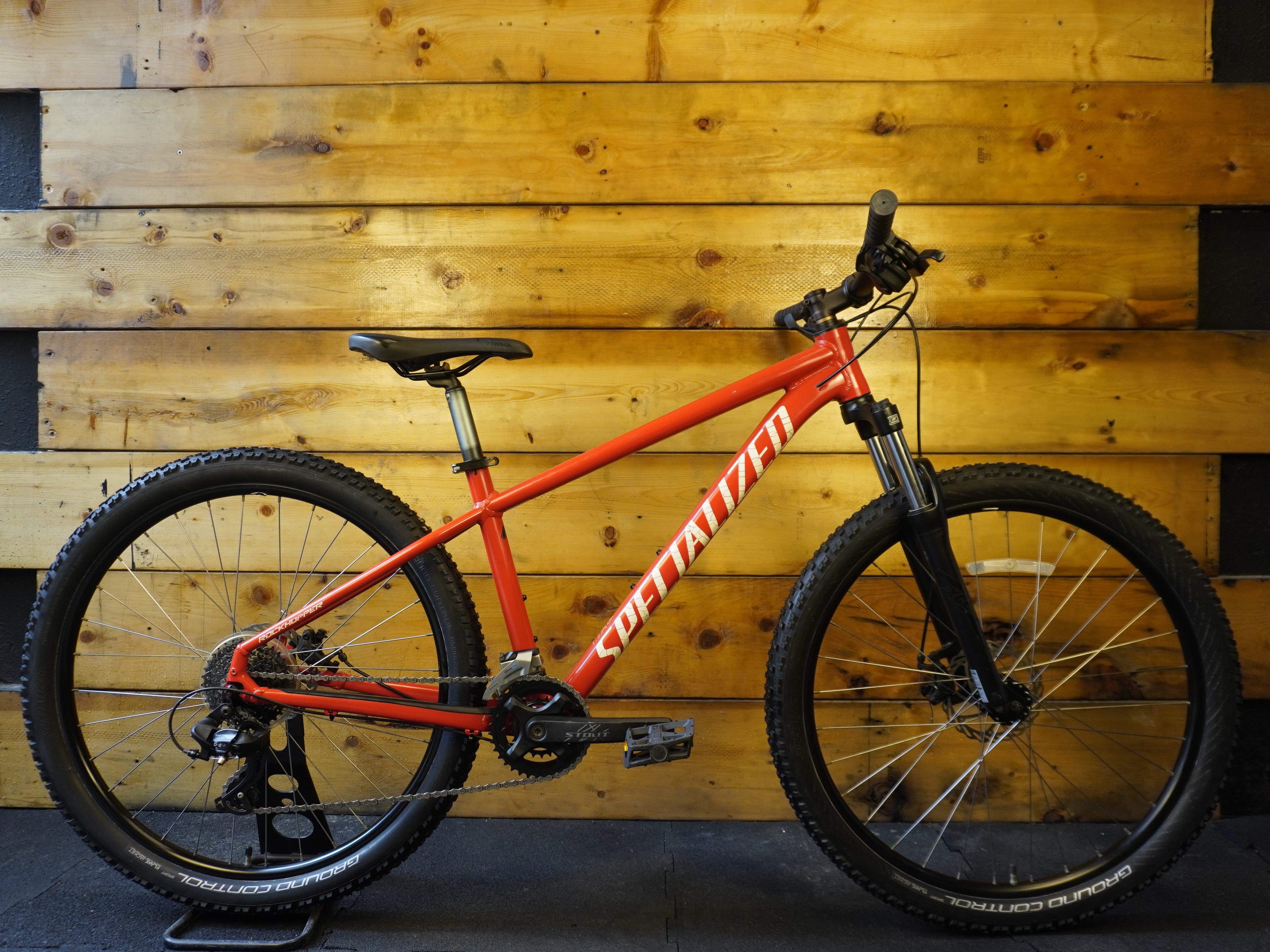 RENT Specialized Rockhopper Mountain Bike