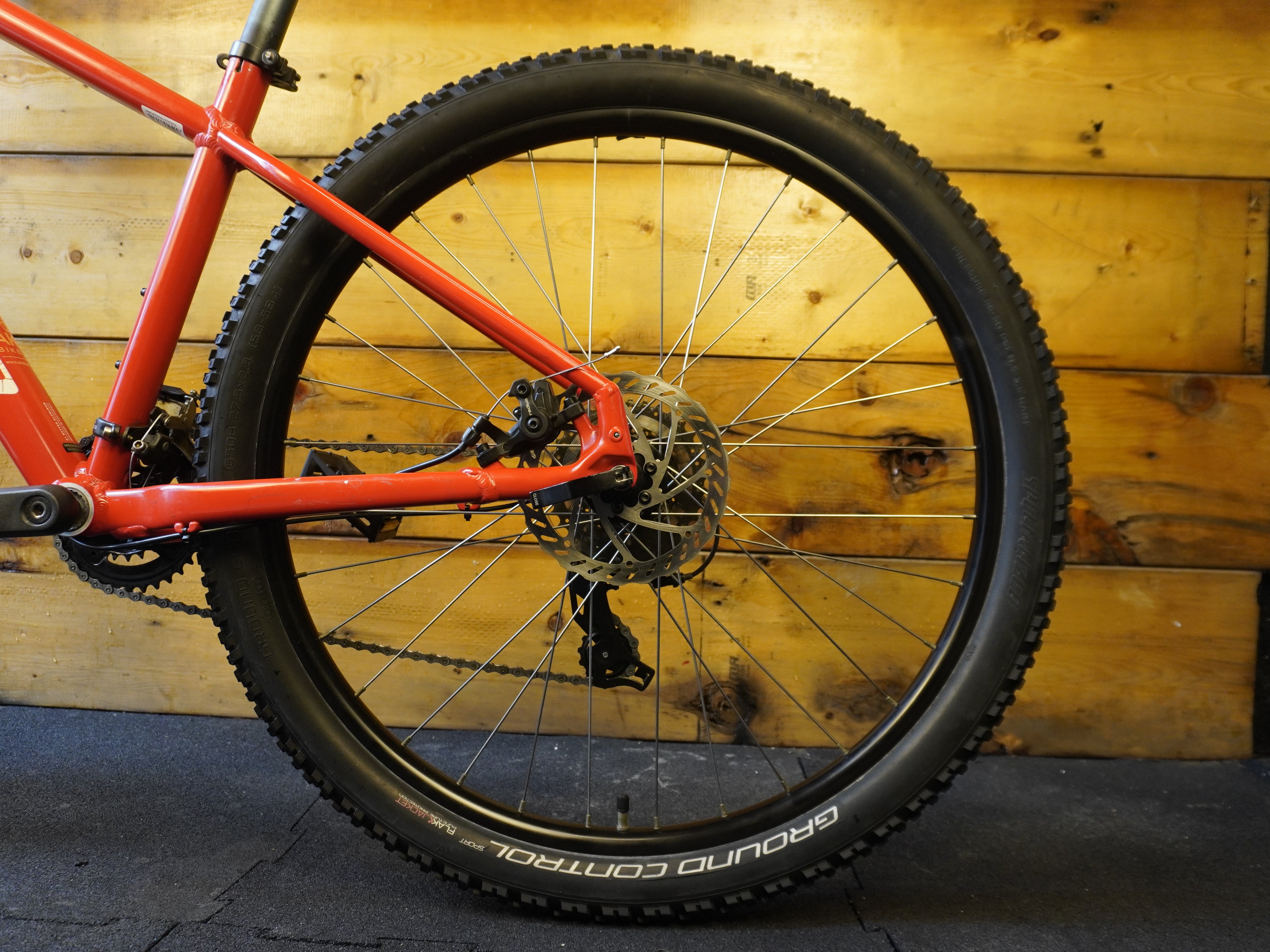 RENT Specialized Rockhopper Mountain Bike