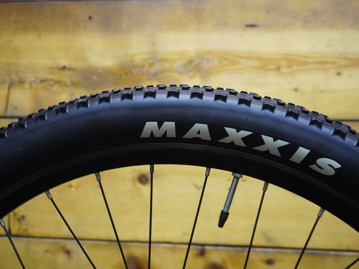 RENT Giant Talon 3 Mountain Bike