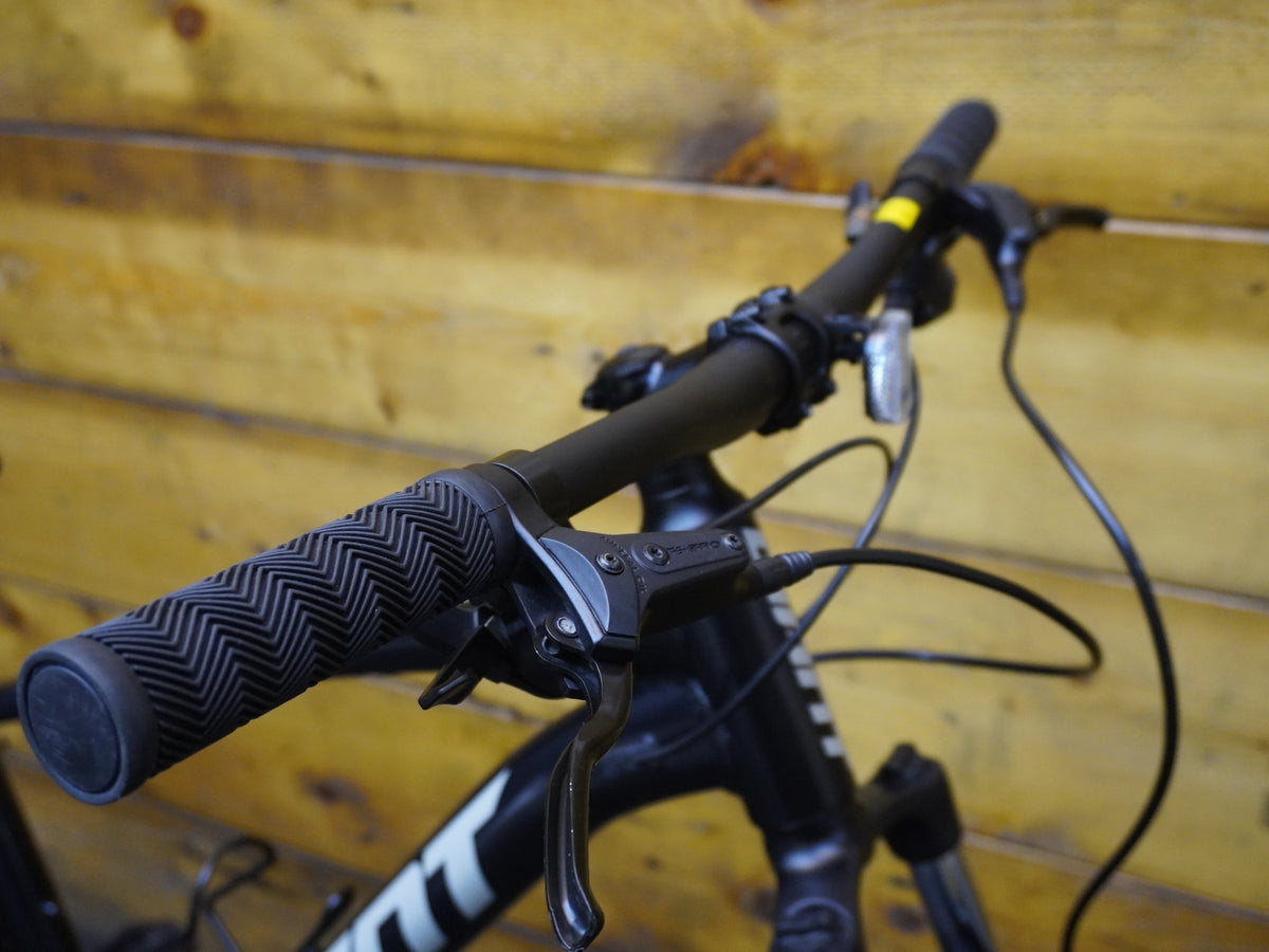 RENT Giant Talon 3 Mountain Bike