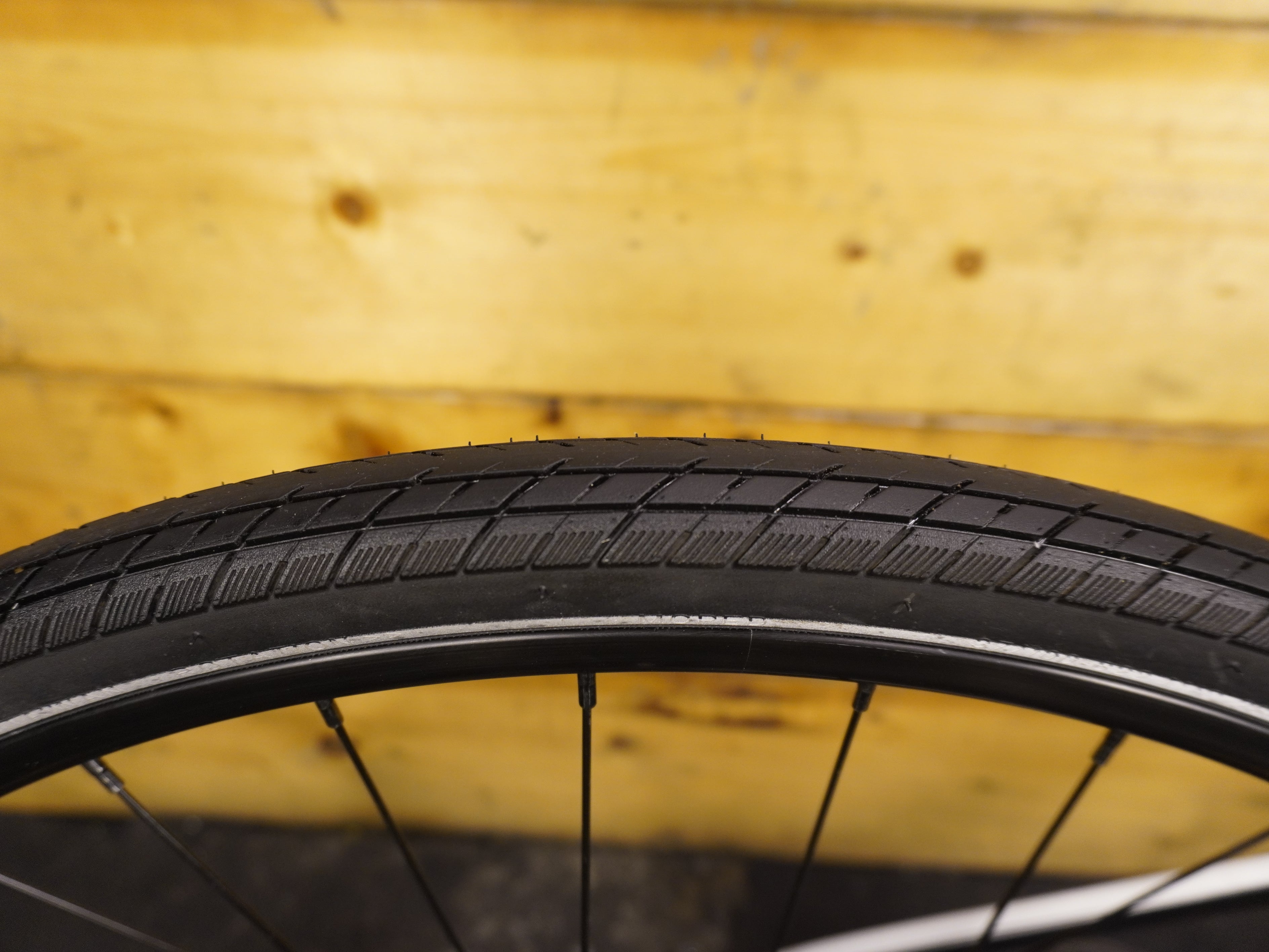 RENT Cannondale Quick 5 Hybrid Bike