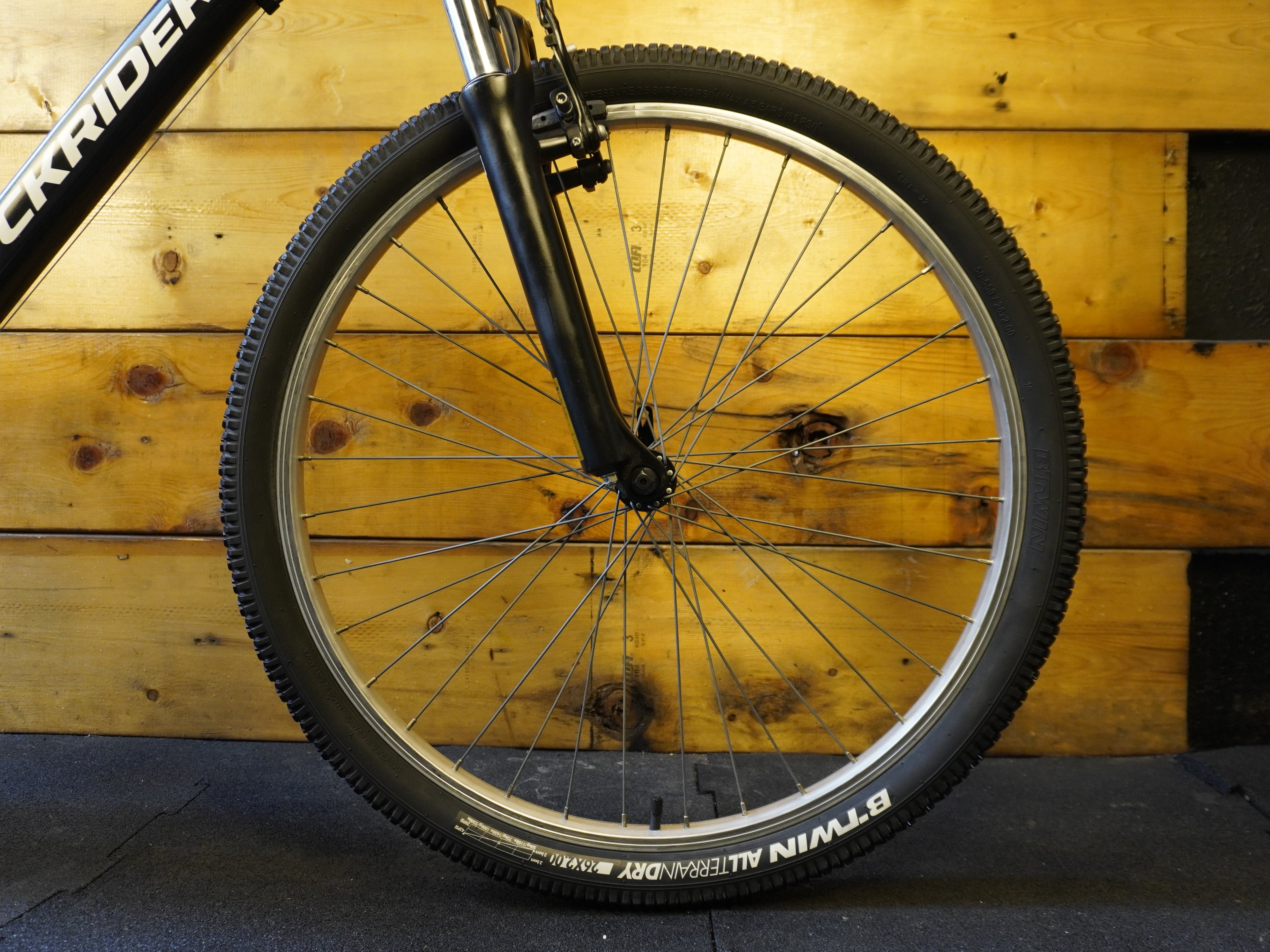 RENT B'Twin Rockrider ST-50 Sport Trail Mountain Bike