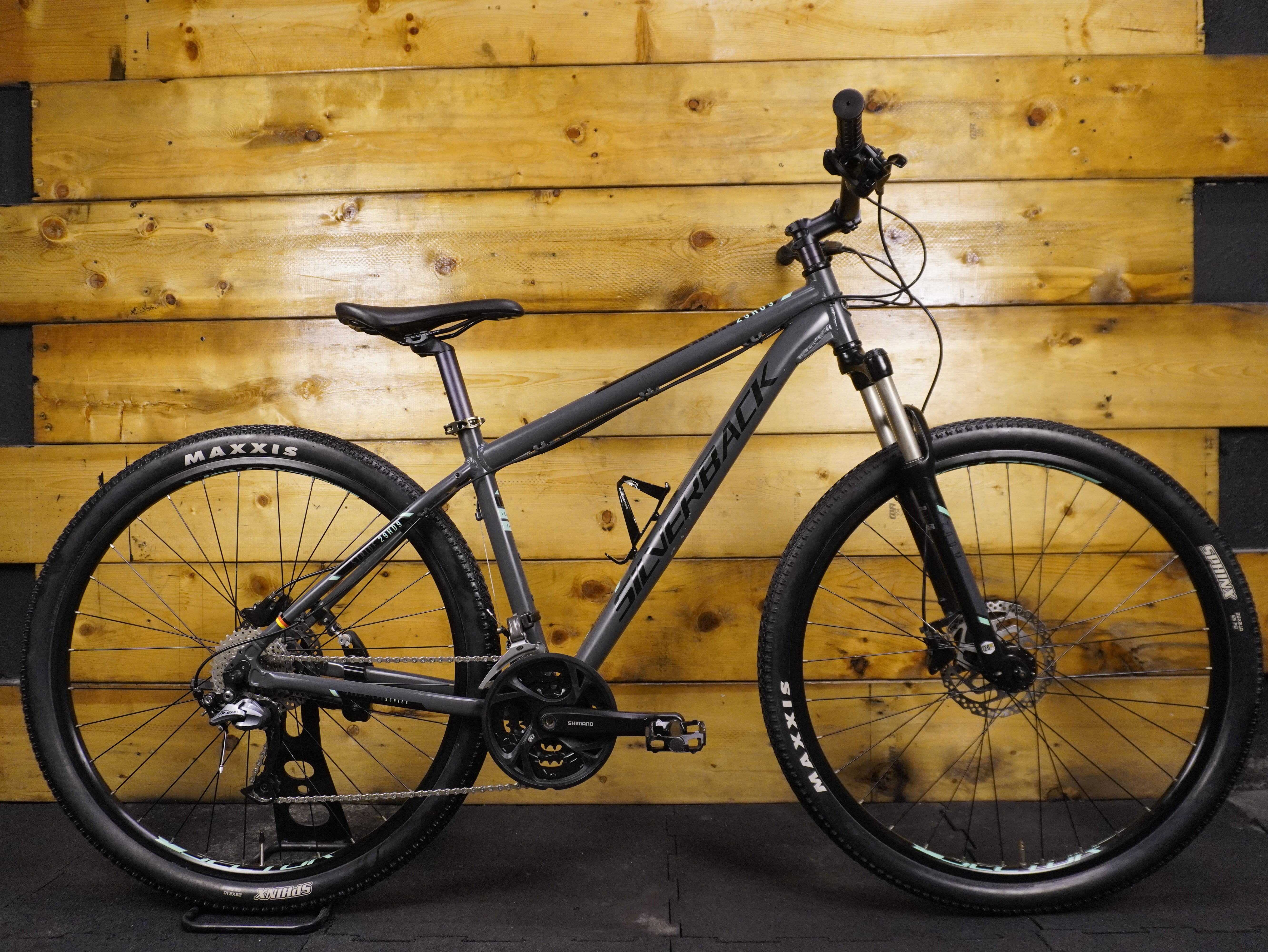 RENT Silverback Stride 29 HD9 Mountain Bike