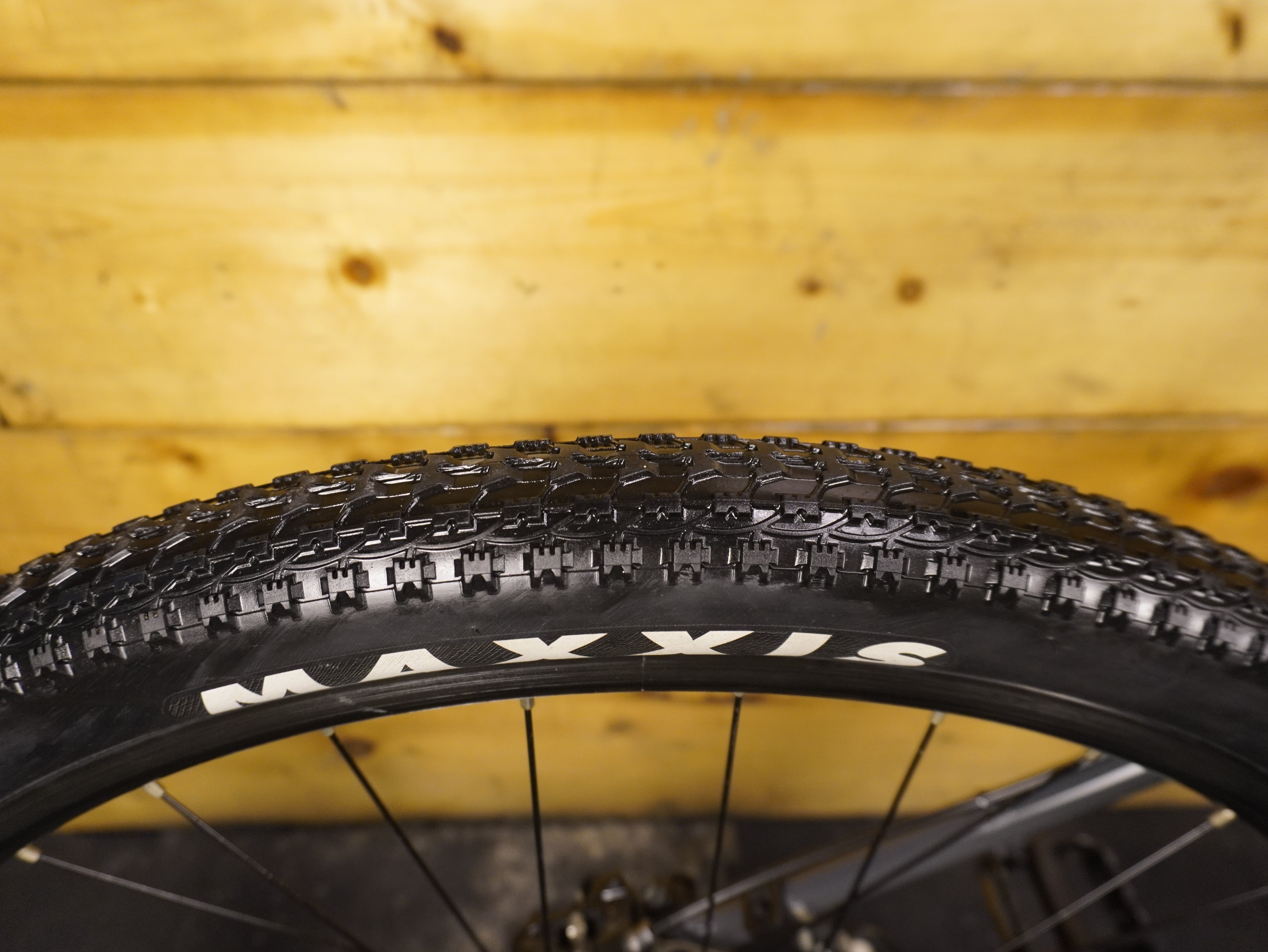 RENT Silverback Stride 29 HD9 Mountain Bike