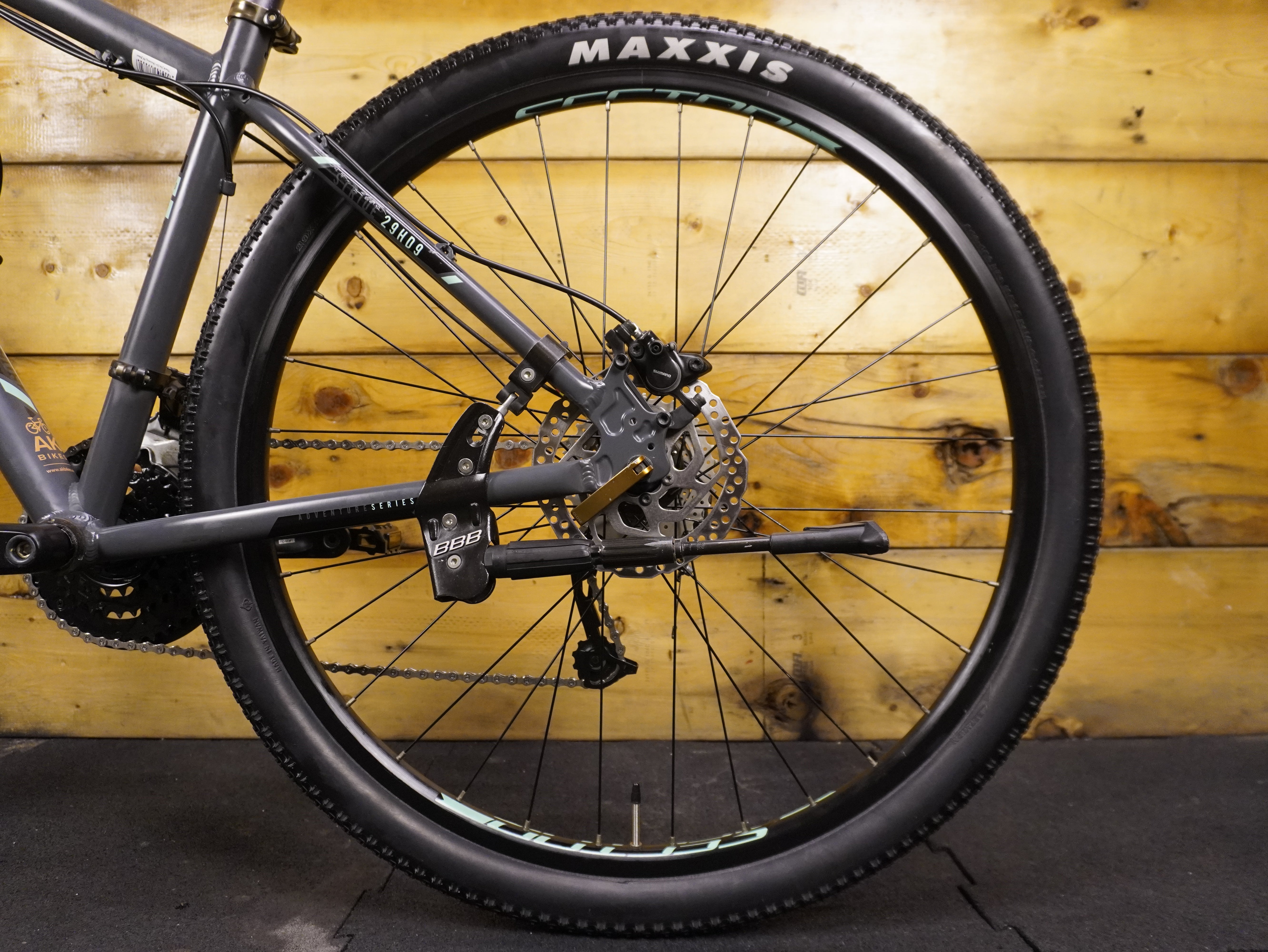 RENT Silverback Stride 29 HD9 Mountain Bike