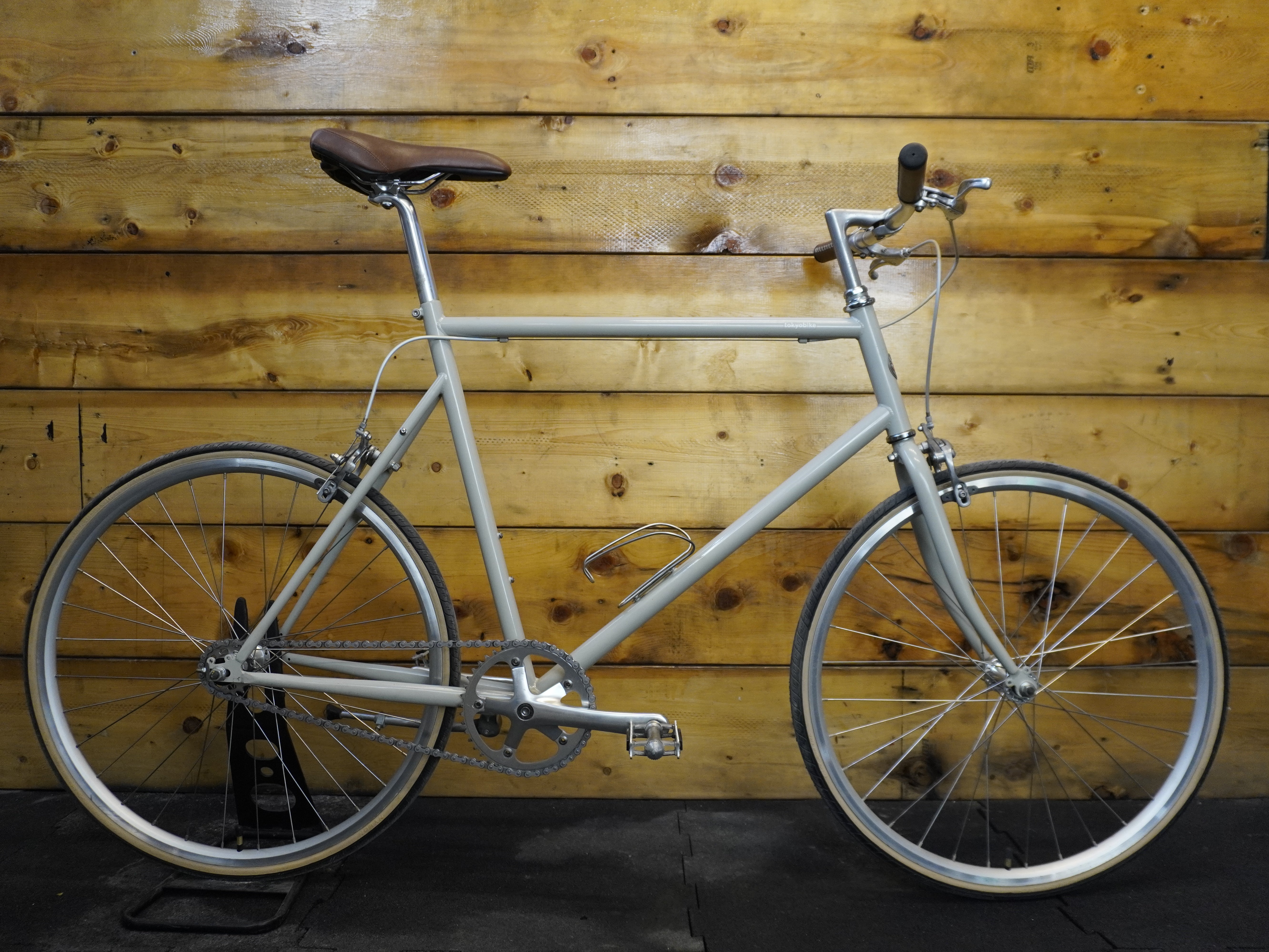 RENT Tokyo Mono Fixie Bike