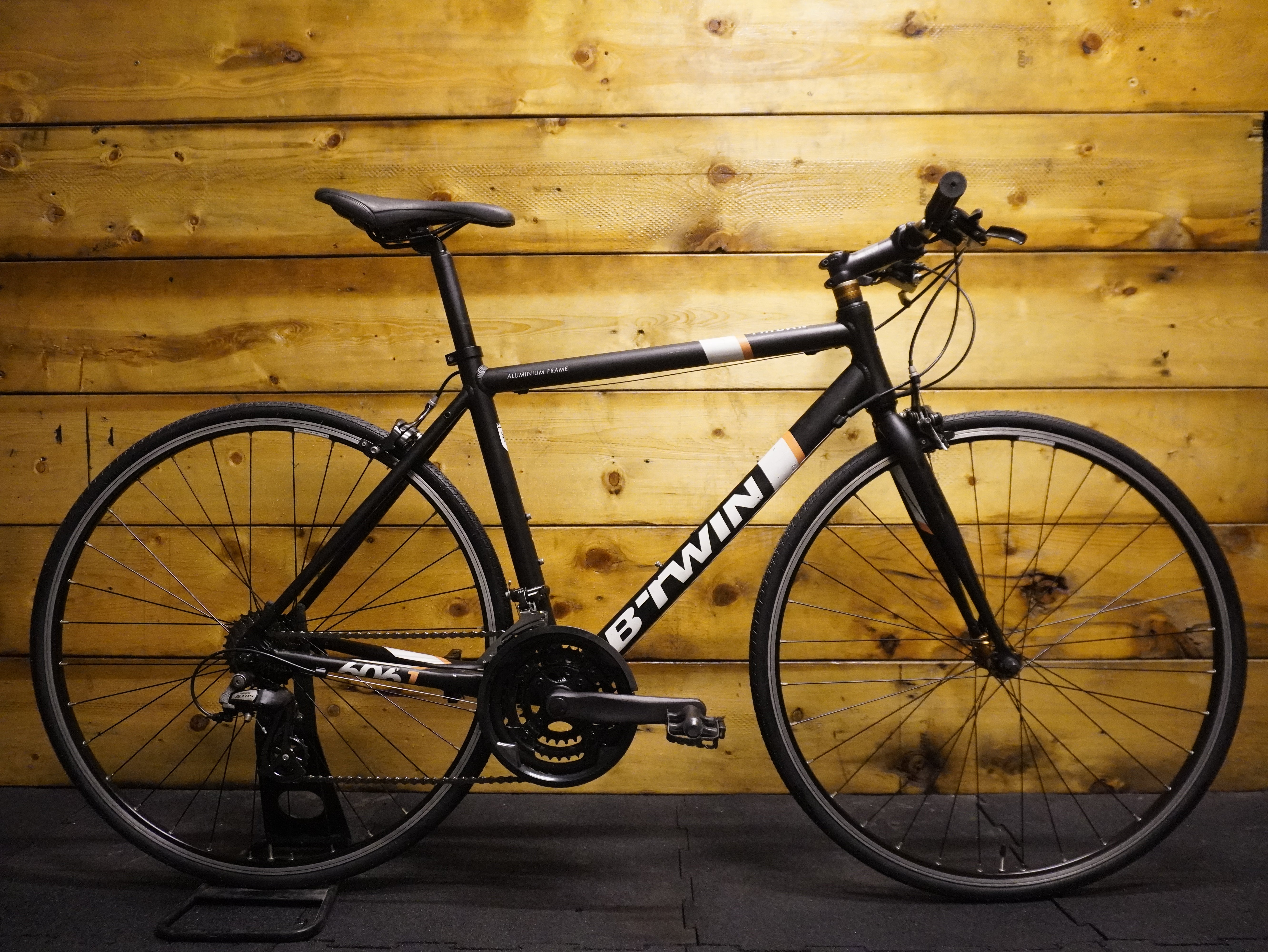 RENT B'Twin Triban 500 Hybrid Bike