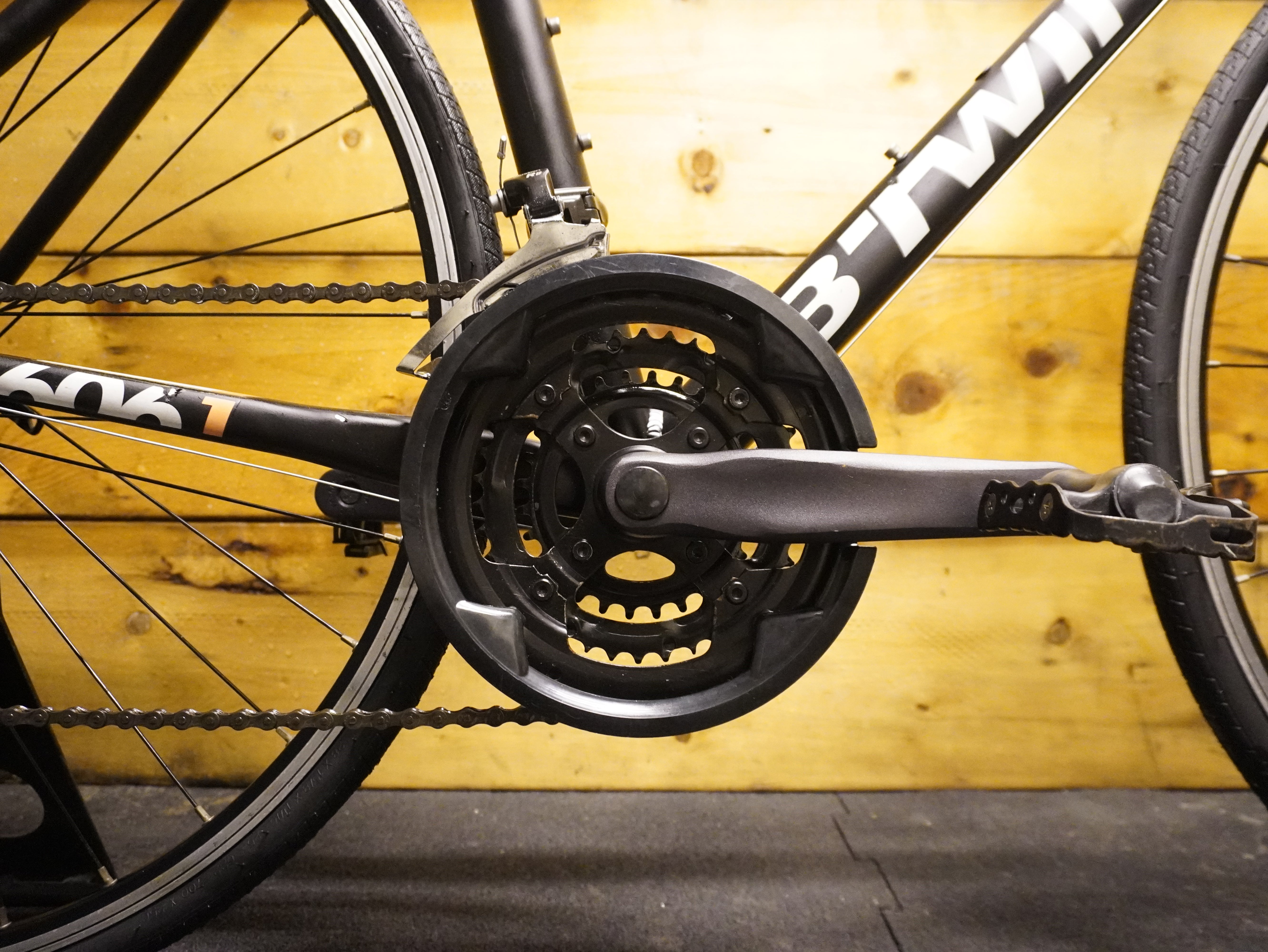 RENT B'Twin Triban 500 Hybrid Bike