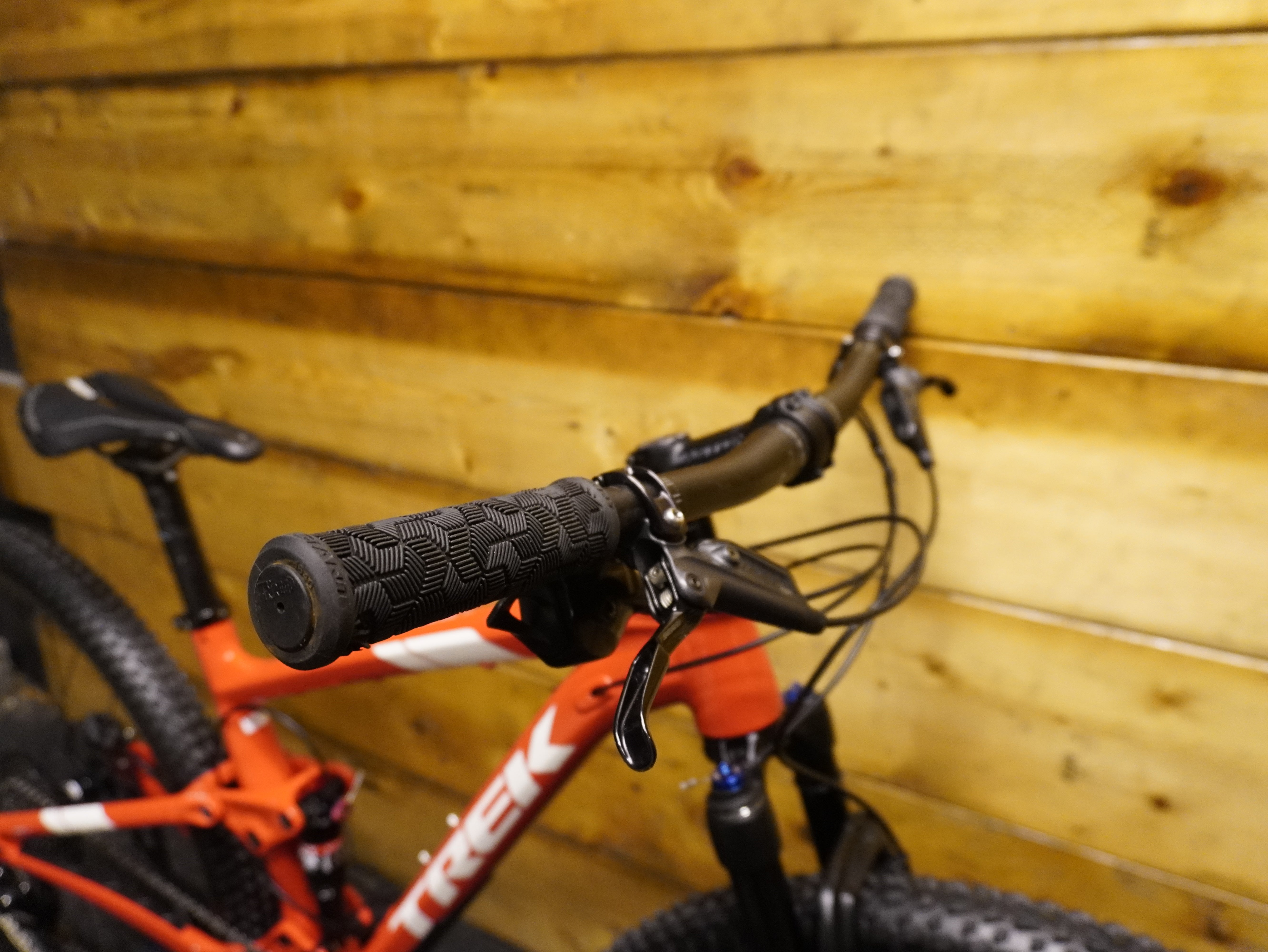 RENT Trek Top Fuel 9 Mountain Bike