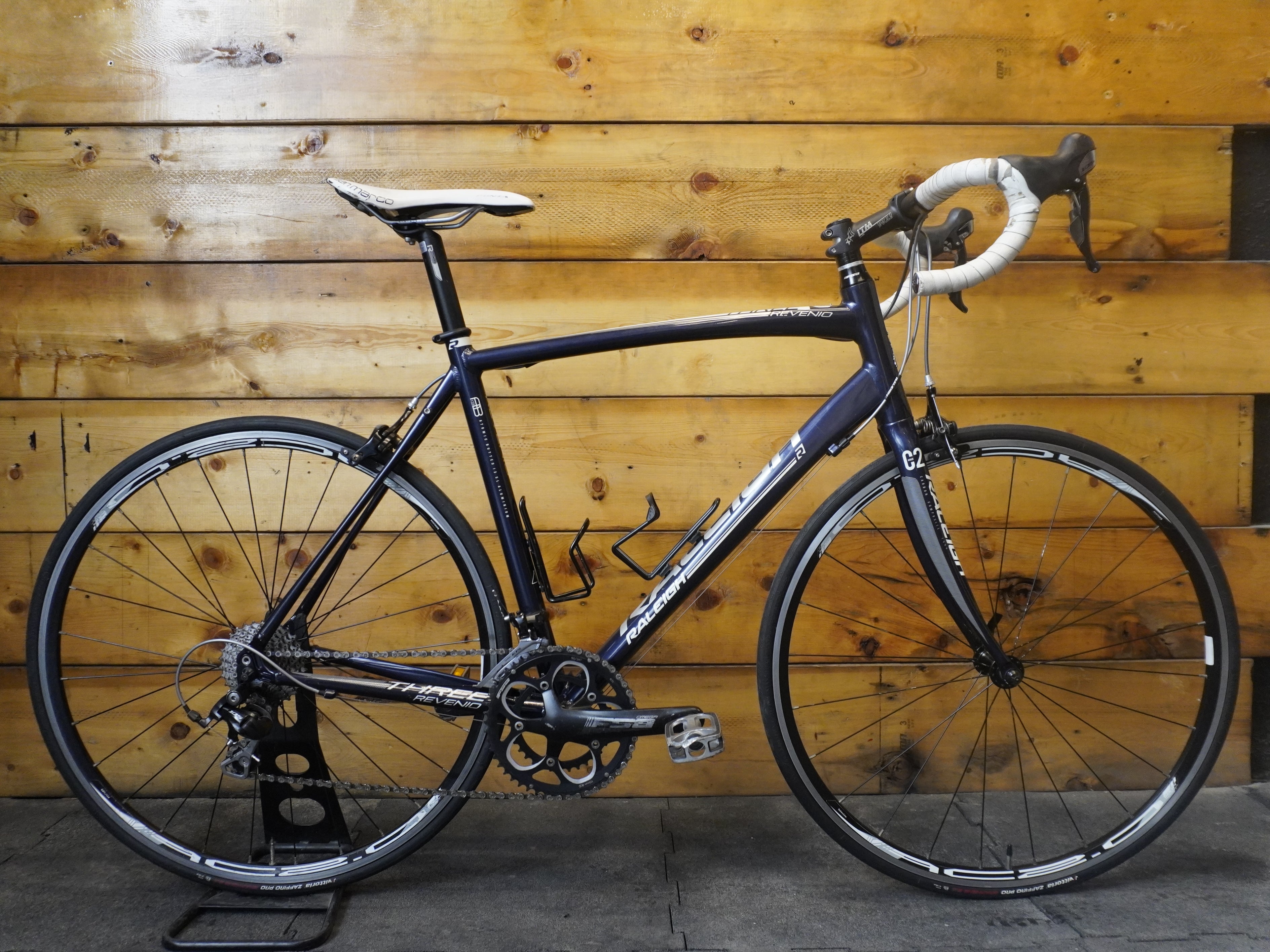 RENT Raleigh Revenio 3 Road Bike