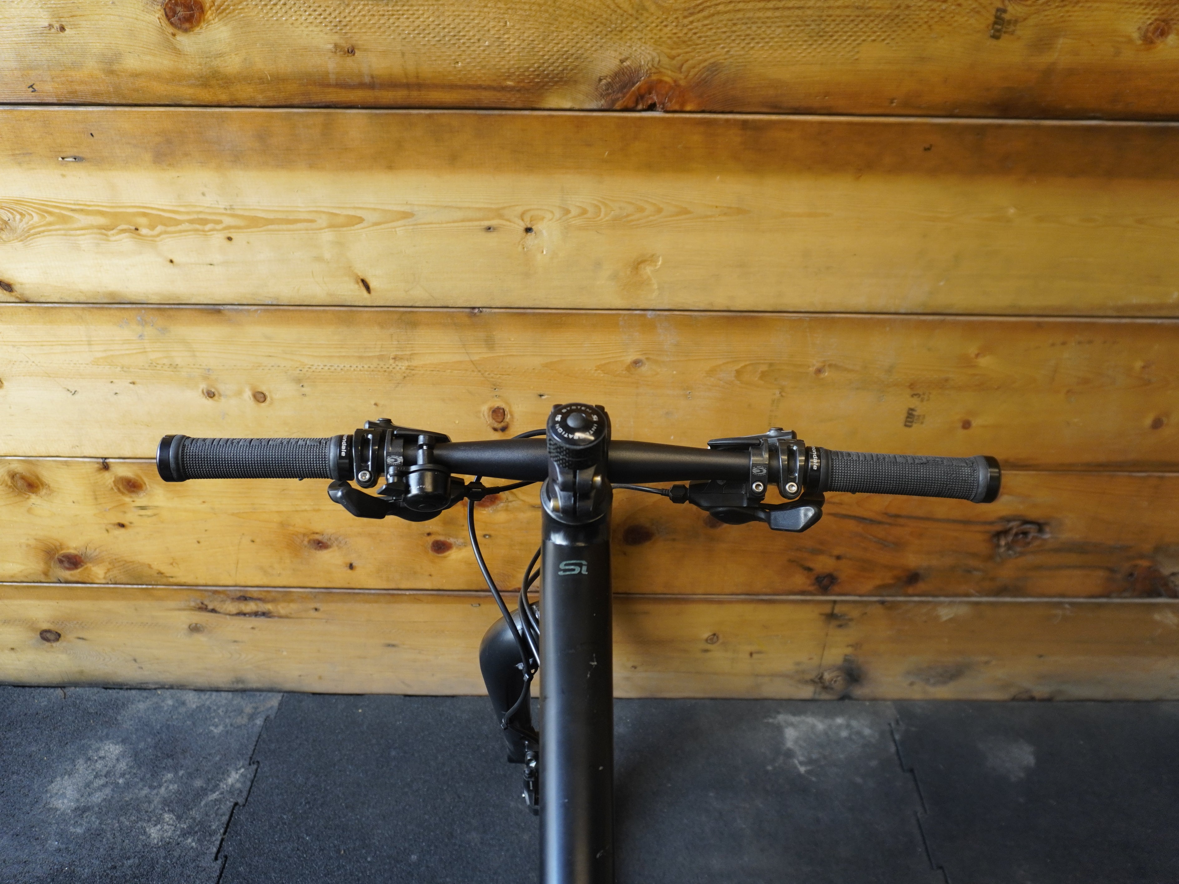 Cannondale Hybrid Bike